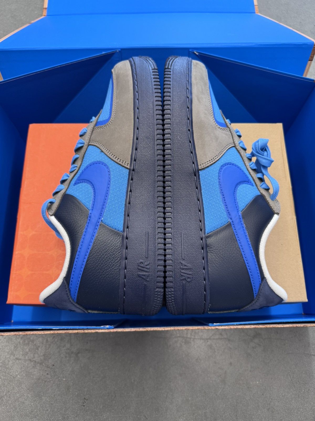 Nike 2024 Special Box Set Nike Air Max 95 + Air Force 1 Signed Size US 9.5 / EU 42-43 - 16 Thumbnail