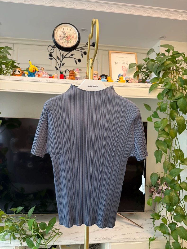 Issey Miyake issey miyake size:3 Grayish-blue short sleeves Size XXS / US 00 / IT 34 - 1 Thumbnail