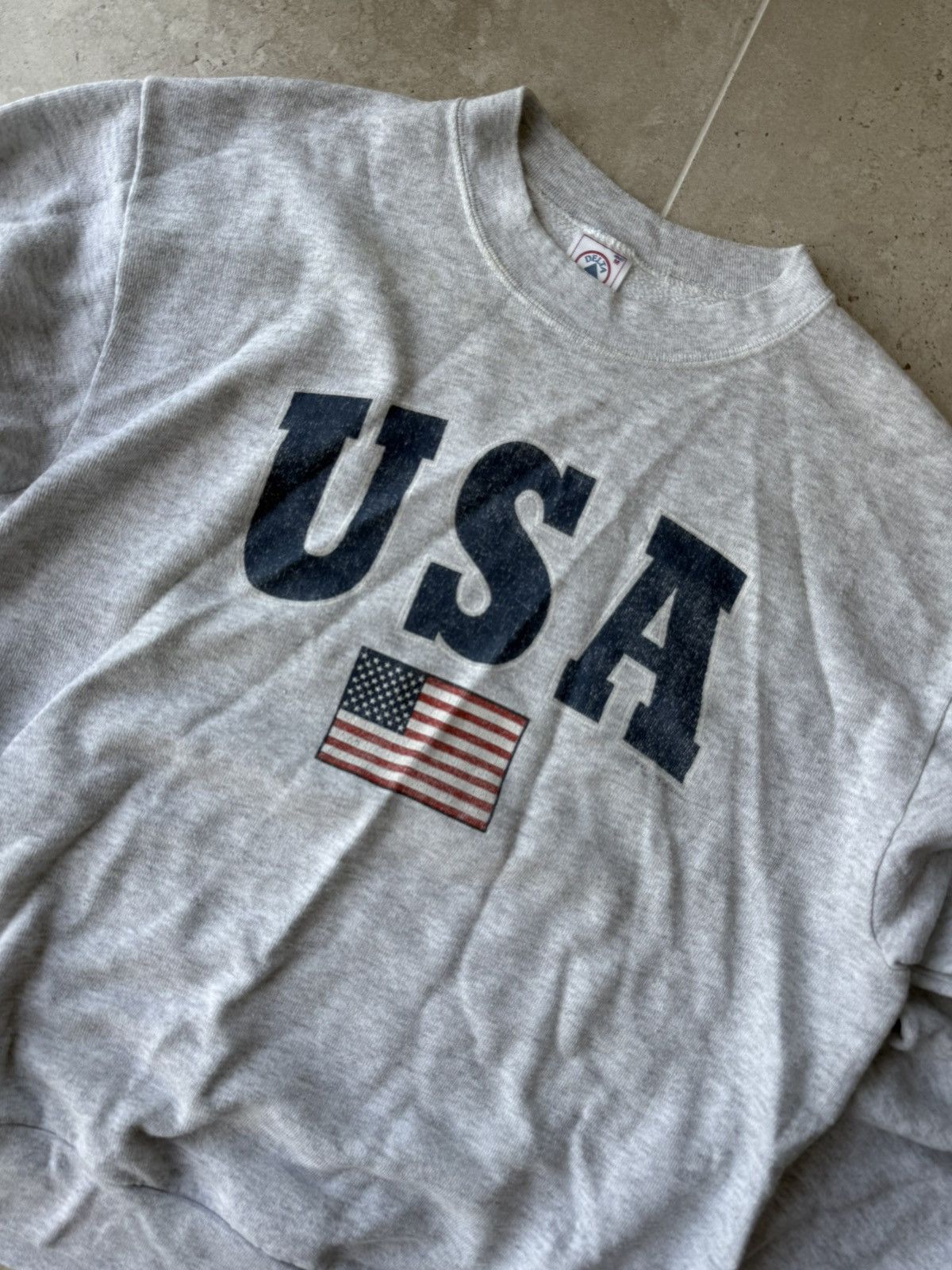Vintage Vintage USA Big Logo Delta Sweater Size M Size US M / EU 48-50 / 2 - 3 Thumbnail