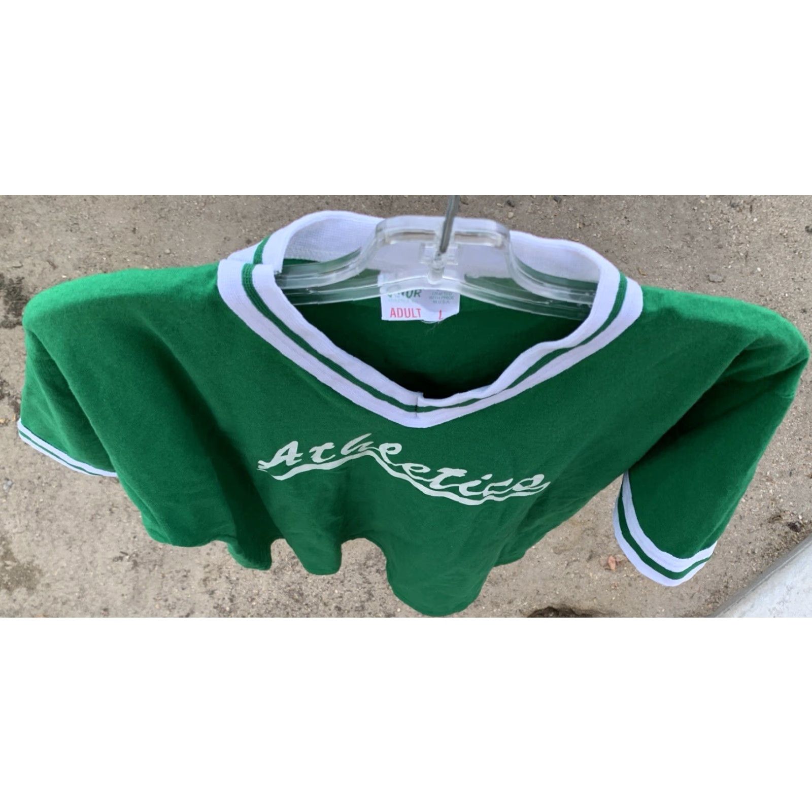 Vintage VINTAGE Gator Athletics Inc V Neck T Shirt Athletics Unisex Adults T-Shirt Sz L Green Graphic Print Sports Size US L / EU 52-54 / 3 - 4 Thumbnail