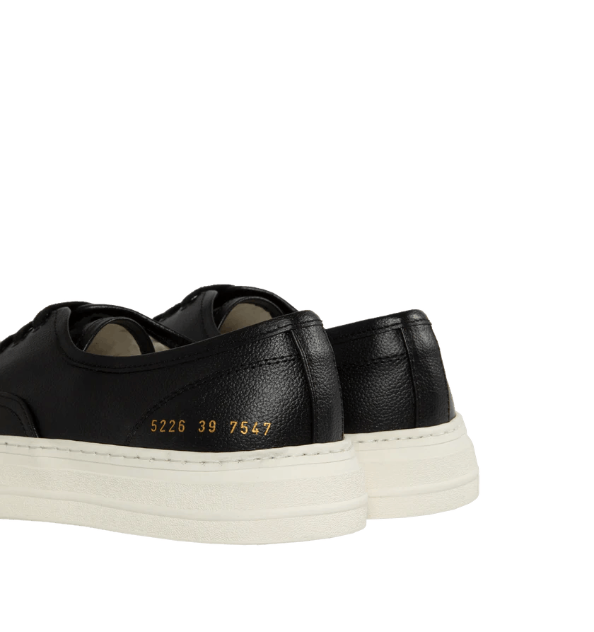 Common Projects o1h1sh11224 Four Hole Lace Up Sneakers in Black Size US 7 / EU 40 - 4 Thumbnail