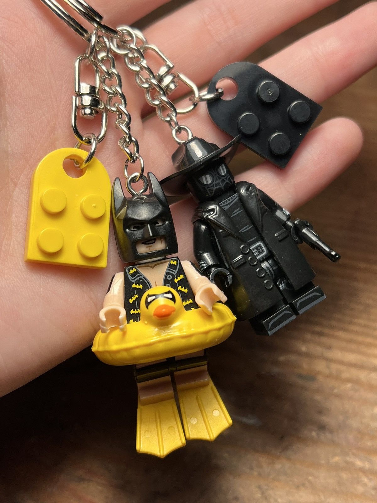 Anime × DC Comics × Marvel Comics Batman Spider Man Noir minifigure keychain keyring Size ONE SIZE - 1 Thumbnail