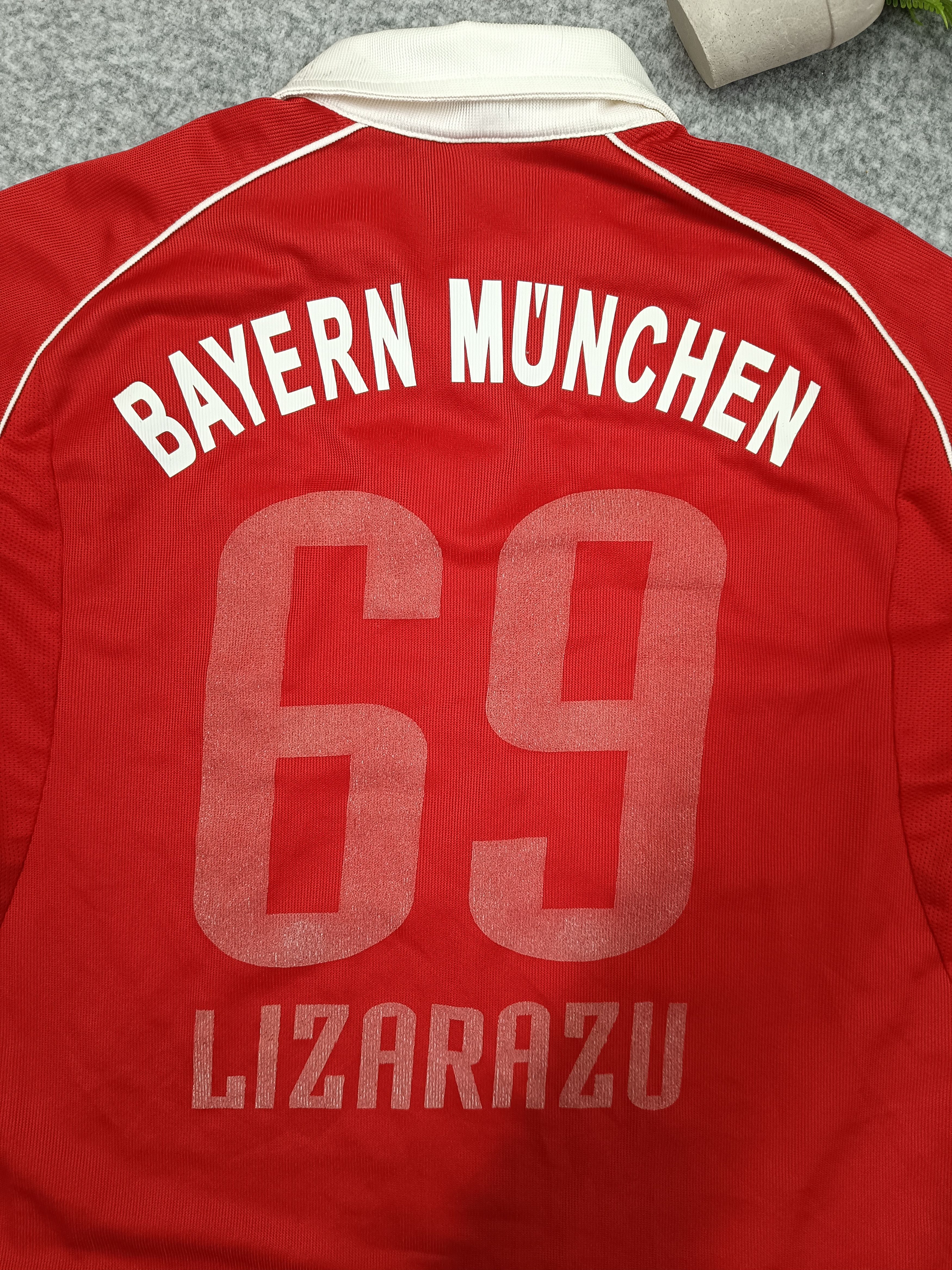 Adidas FC Bayern Munich Lizarazu 69 Red Football Size US M / EU 48-50 / 2 - 10 Thumbnail