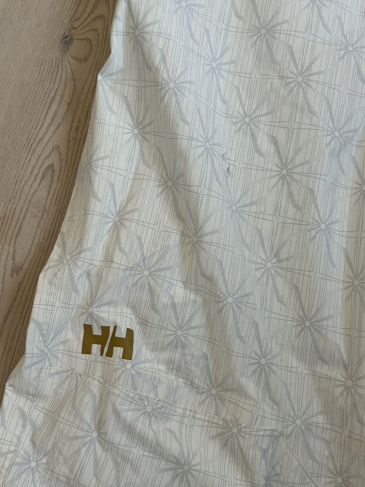 Helly Hansen Vintage Helly Hansen ski set in white/gold Size S / US 4 / IT 40 - 13 Thumbnail