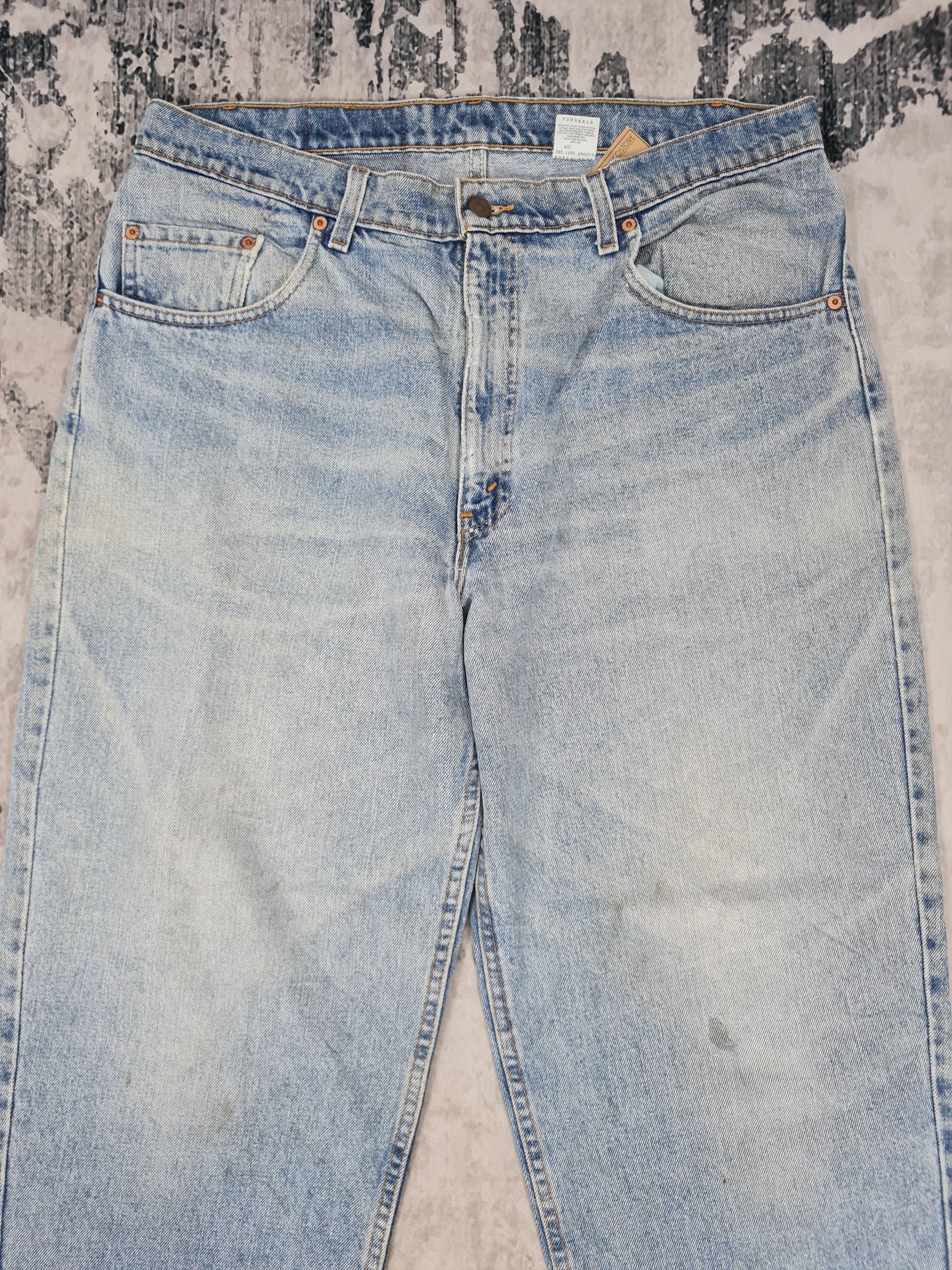 Levi's Vintage Clothing Vintage 90's LEVIS Light Blue Stain Jeans L0352 Size 34X33 Size US 34 / EU 50 - 3 Thumbnail