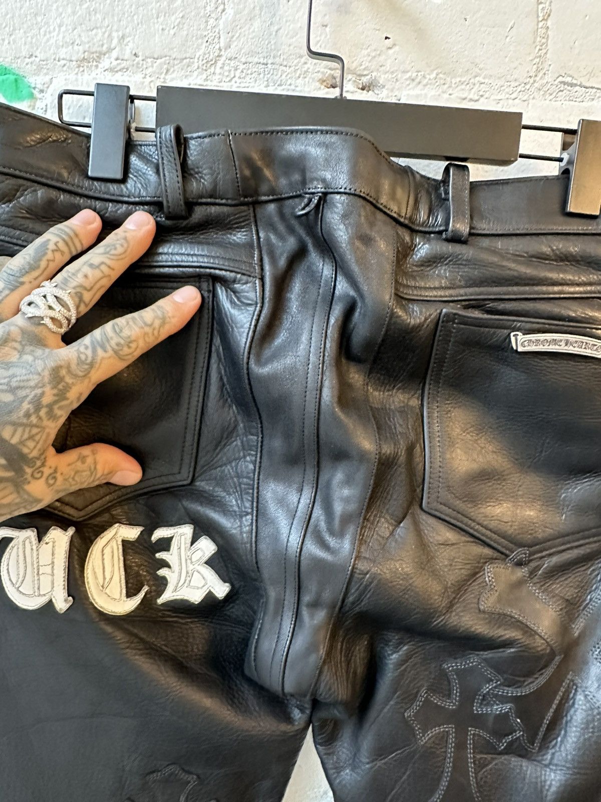 Chrome Hearts Chrome Hearts 2000s FUCK leather Cross Patch jeans 31 32 33 Size US 32 / EU 48 - 14 Thumbnail