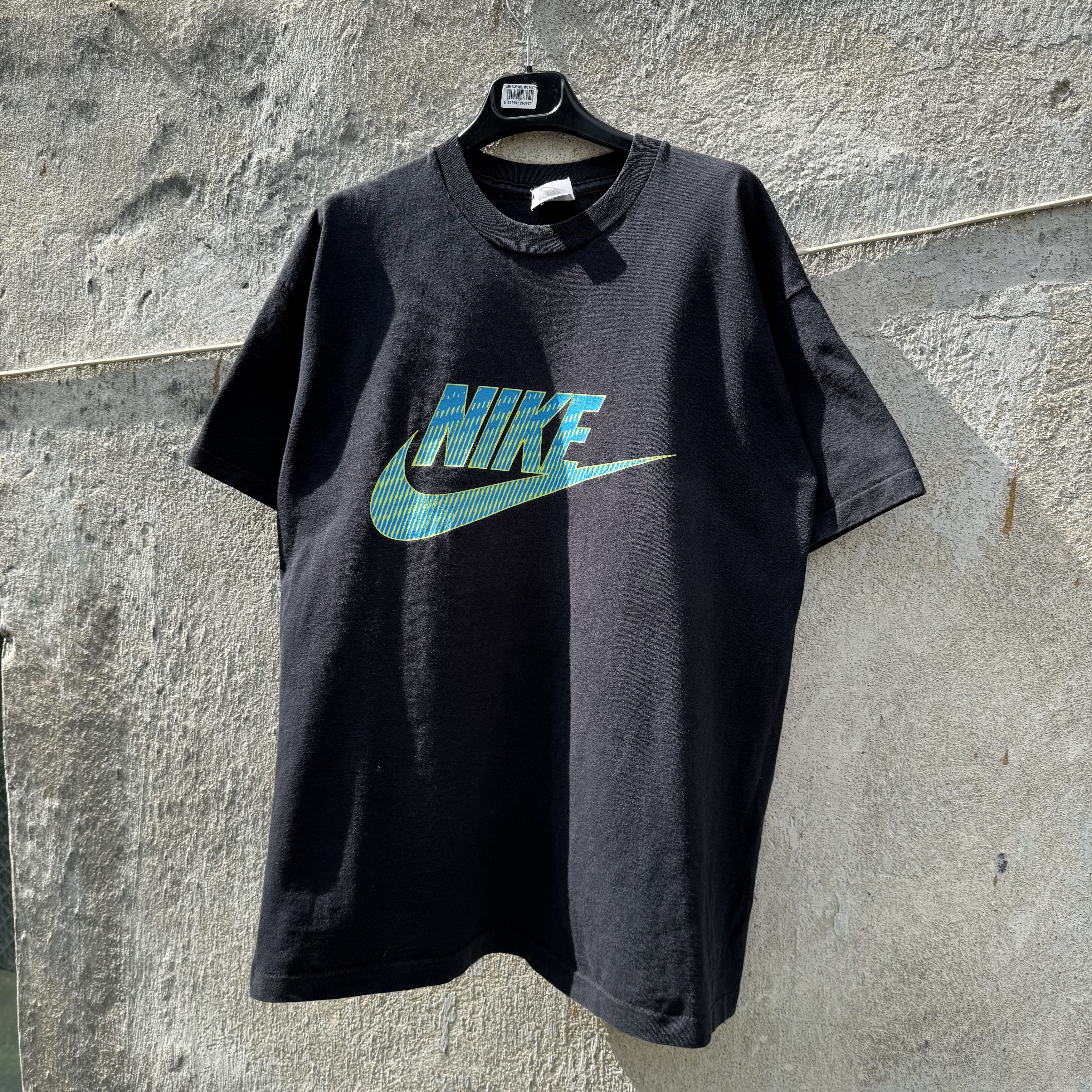 Nike 90s Nike Silver tag era black single stitch logo washed tee Size US M / EU 48-50 / 2 - 3 Thumbnail