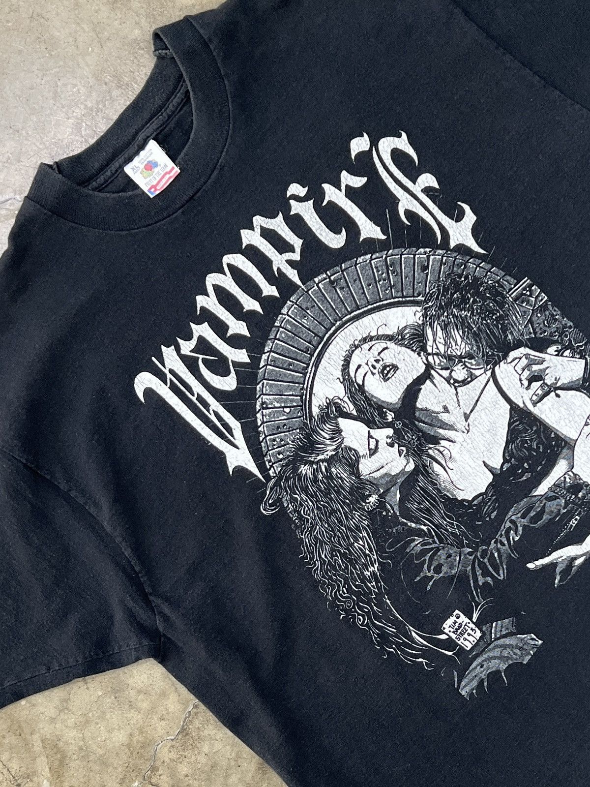Vintage Vintage 90s Vampire Tim Brandstreet Fashion Victim Tee XL Size US XL / EU 56 / 4 - 1 Thumbnail