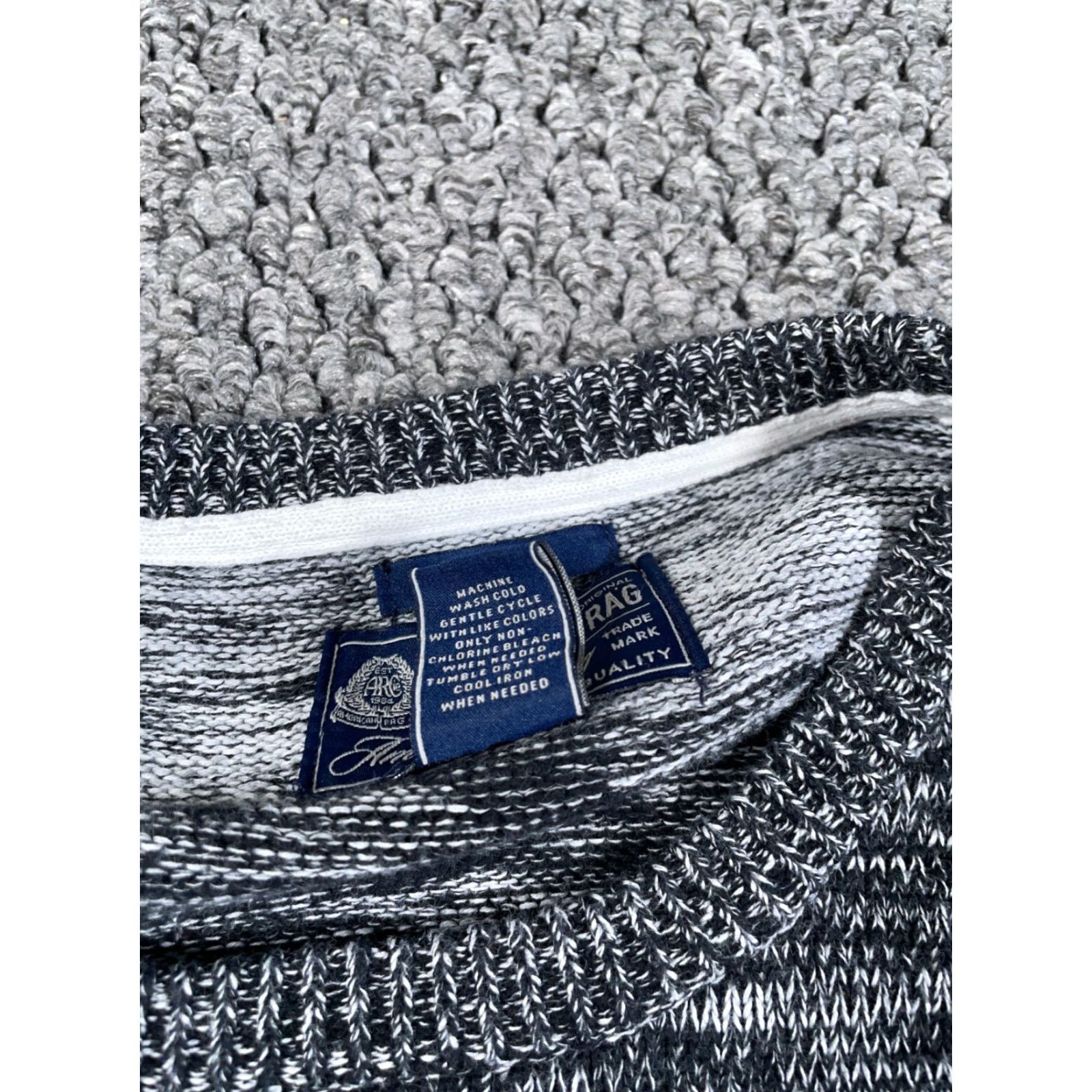 Vintage American Rag Cie Static Pattern Striped Sweater Adult Large Gray Crewneck Knit Size US L / EU 52-54 / 3 - 4 Thumbnail