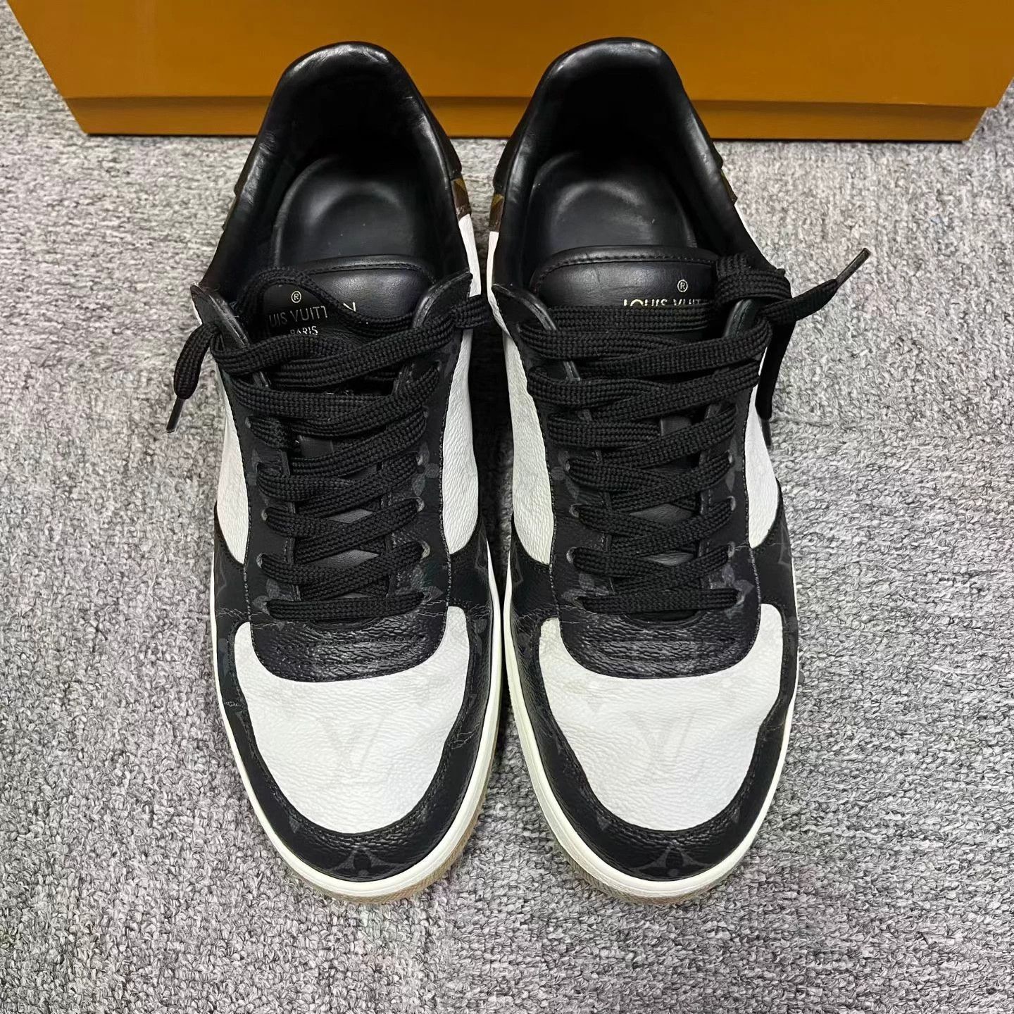Louis Vuitton Louis Vuitton White Gray Canvas Low-top Sneakers 6.5 Size US 6.5 / IT 36.5 - 3 Thumbnail