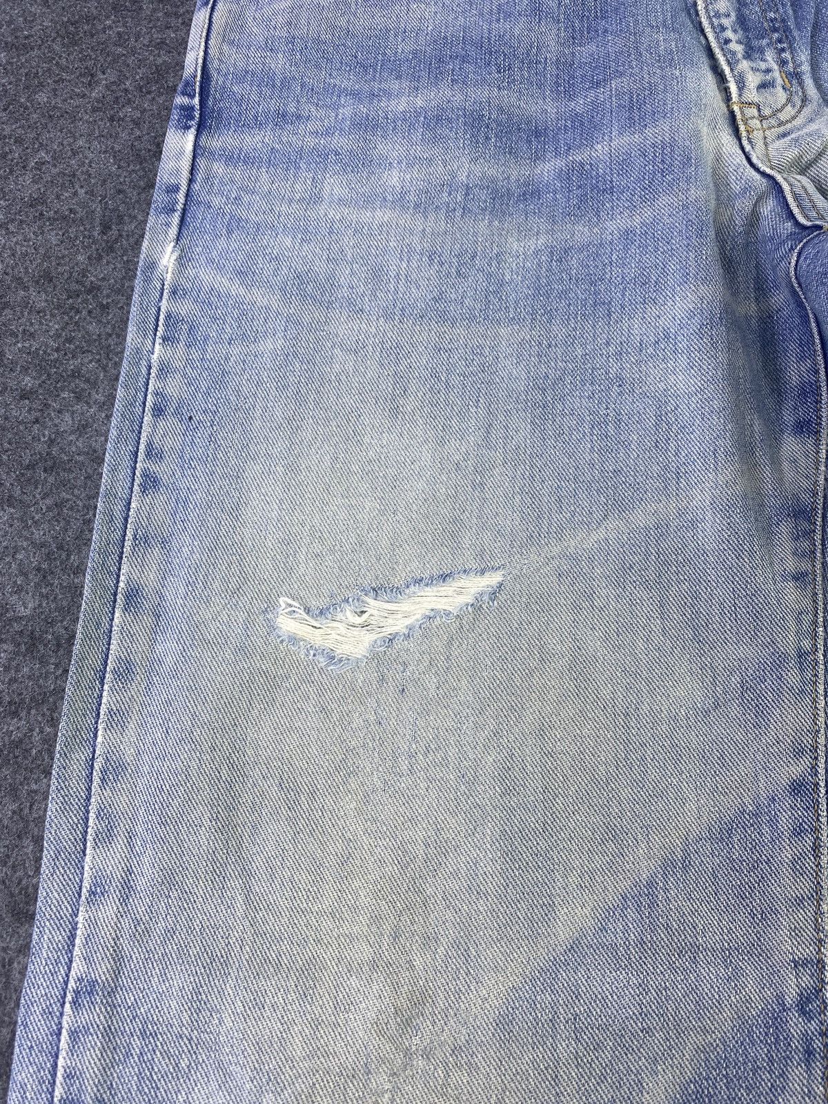 Edwin × Japanese Brand × Jean Edwin 604 Distress Blue Wash Denim - J903 Size US 29 - 12 Thumbnail