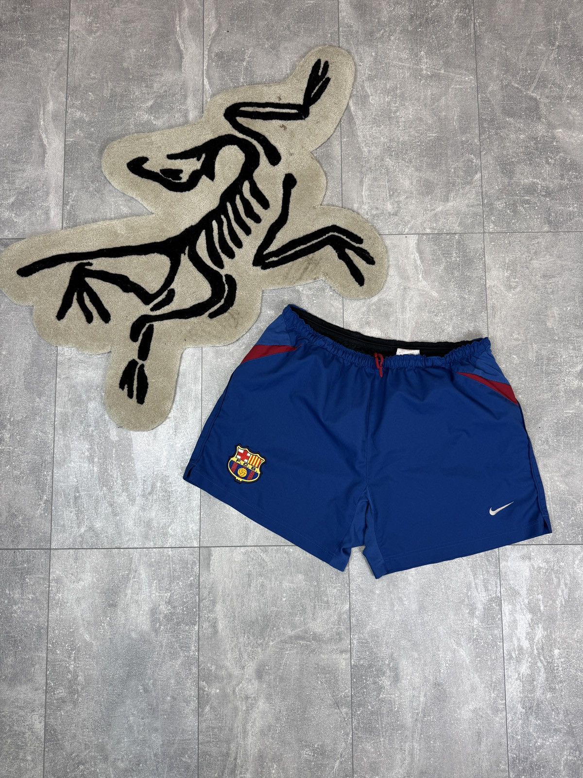 Nike Mens Vintage Nike FC Barcelona soccer shorts training Size US 34 / EU 50 - 1 Thumbnail