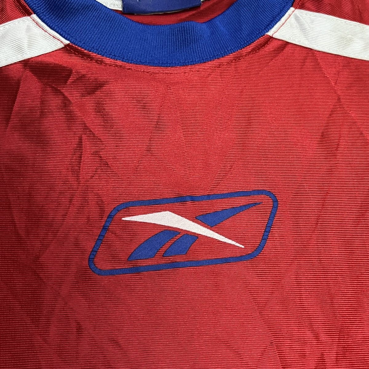 Umbro × Vintage Vintage Reebok Metallic Jersey T Shirt Size XS / US 0-2 / IT 36-38 - 3 Thumbnail