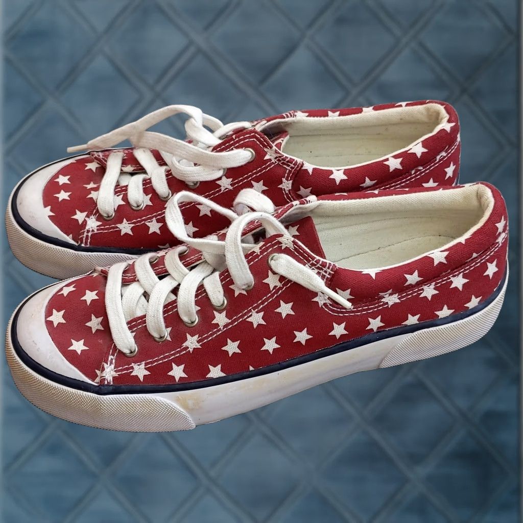 Lands' End Lands' End Star Print Canvas Sneakers Womens 7 Red White Lace Up Low Top Casual Shoes USA Size M / US 6-8 / IT 42-44 - 1 Thumbnail