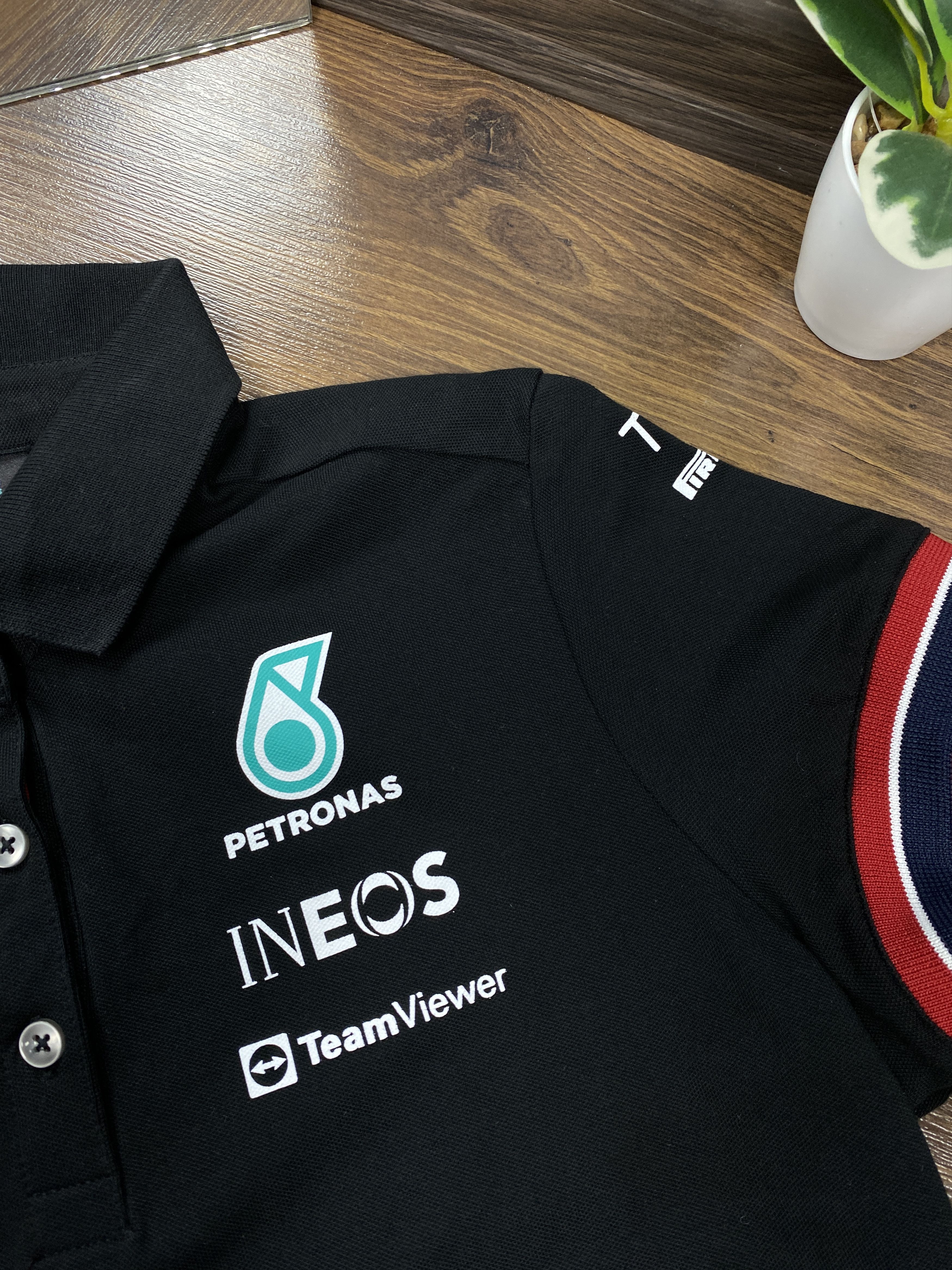 Mercedes-Benz × Vintage Mercedes Benz Petronas Formula 1 Team polo shirt Size L / US 10 / IT 46 - 4 Thumbnail