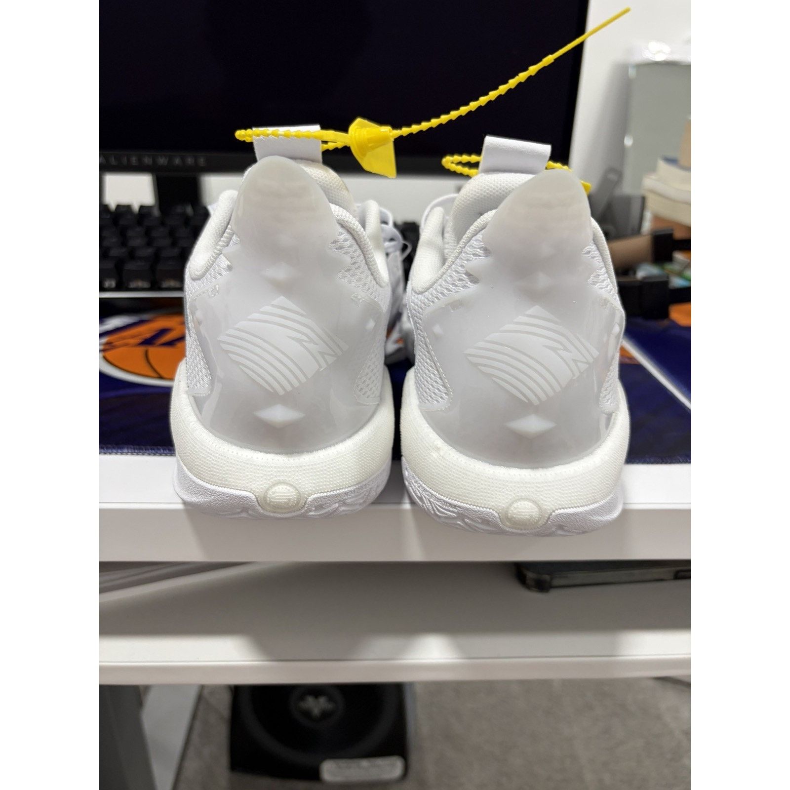 Other Size 9 Mens, ANTA Shock Wave 5 White - Kyrie Irving Size US 9 / EU 42 - 8 Thumbnail