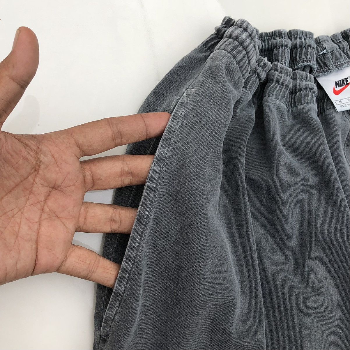 Nike Vintage 90s Nike Sun Faded Embroidery Swoosh Logo Short Pant Size US 32 / EU 48 - 5 Thumbnail