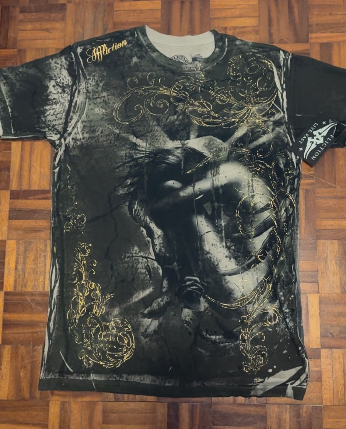 Affliction Affliction Tee - Girl Crying, Gold Details Rare Y2K Grunge Size US XL / EU 56 / 4 - 1 Thumbnail