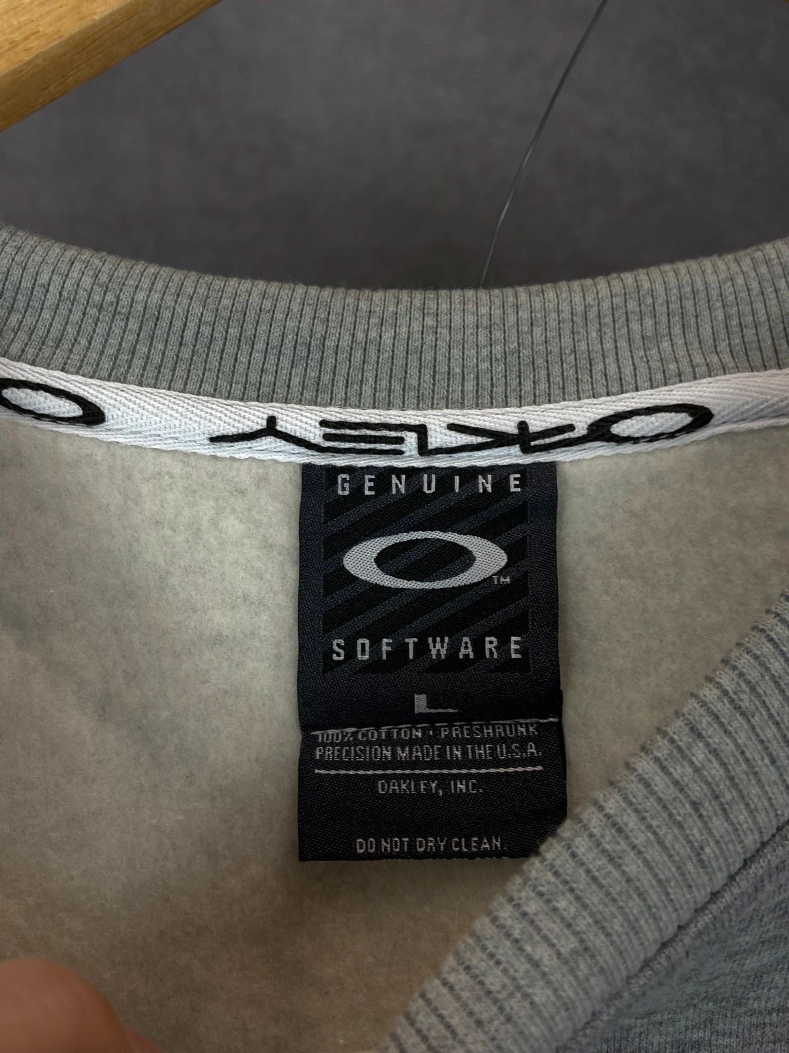 Oakley Vintage Oakley Grey Hoodie Size L Size US L / EU 52-54 / 3 - 4 Thumbnail