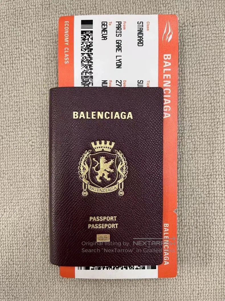 Balenciaga Balenciaga Passport Leather Logo Embossed Case. Size ONE SIZE - 2 Thumbnail