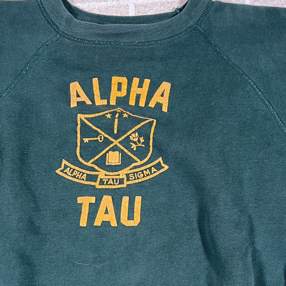 Champion Vintage 50s 60s Champion Running Man Sorority Sweatshirt Size US L / EU 52-54 / 3 - 6 Thumbnail