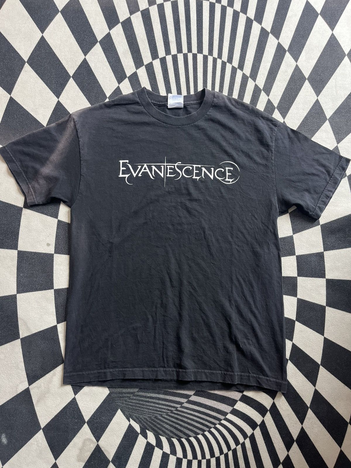 Band Tees Vintage EVANESCENCE Logo 2003’s (faded right arm) Band Size US L / EU 52-54 / 3 - 4 Thumbnail
