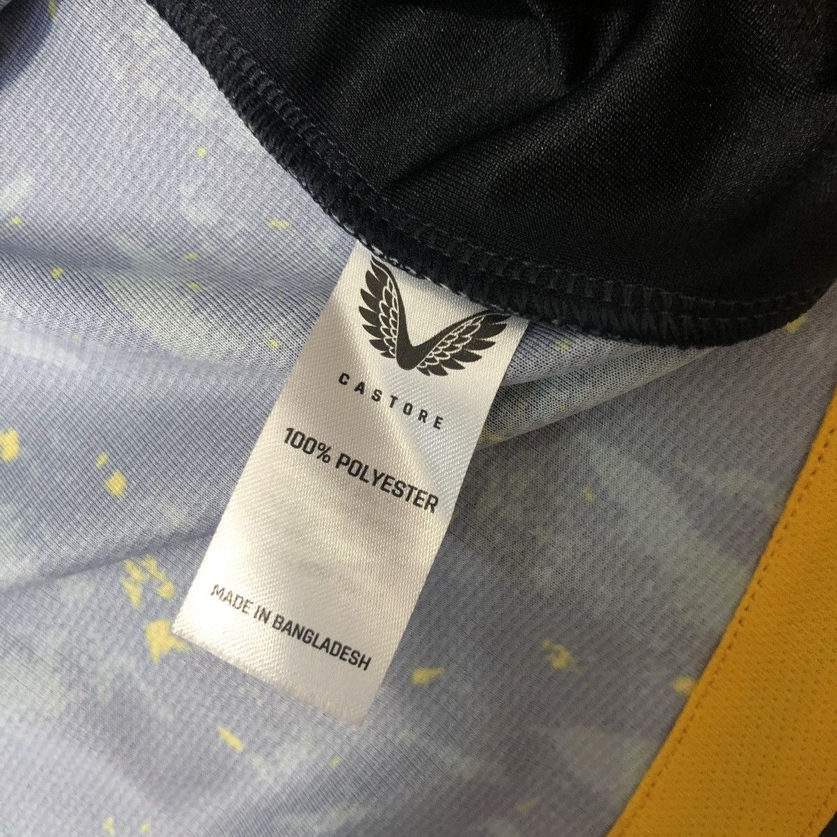 Castore Wolves 21/22 away shirt #26 Hee chan Size US S / EU 44-46 / 1 - 8 Thumbnail