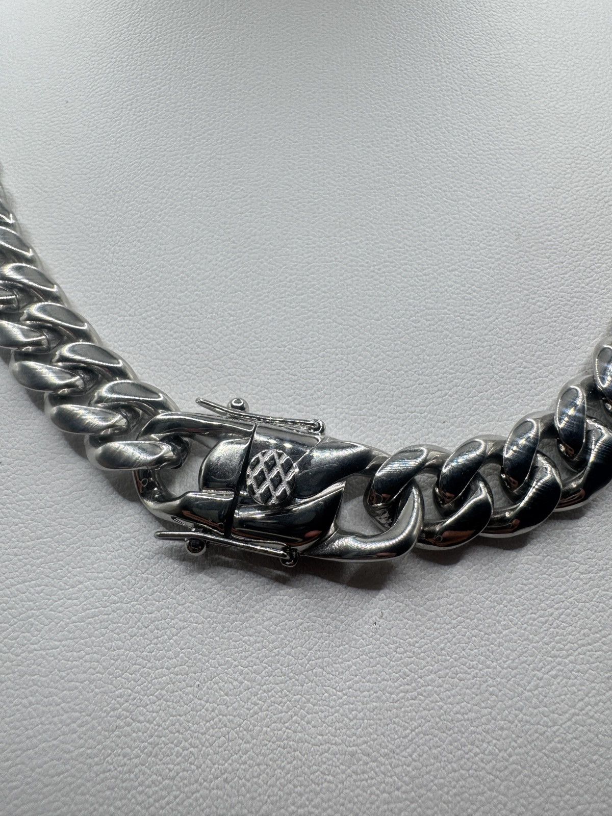 Other Men Necklace Large Size 20 inches 10mm diameter Size ONE SIZE - 2 Thumbnail