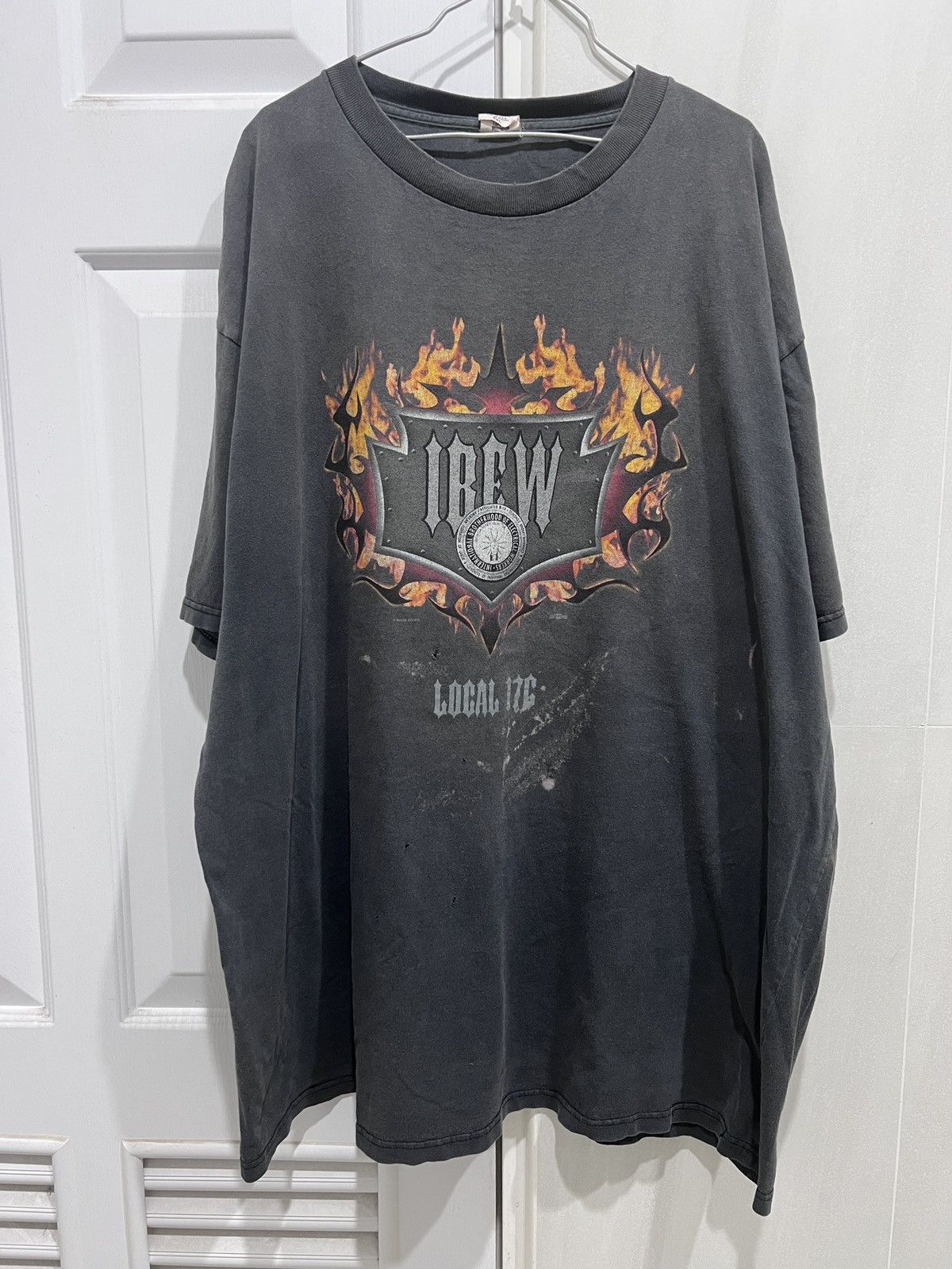 Vintage Vintage 90s IBEW LOCAL 2XL Logo Fire Graphic Thrashed Faded Size US XXL / EU 58 / 5 - 1 Thumbnail
