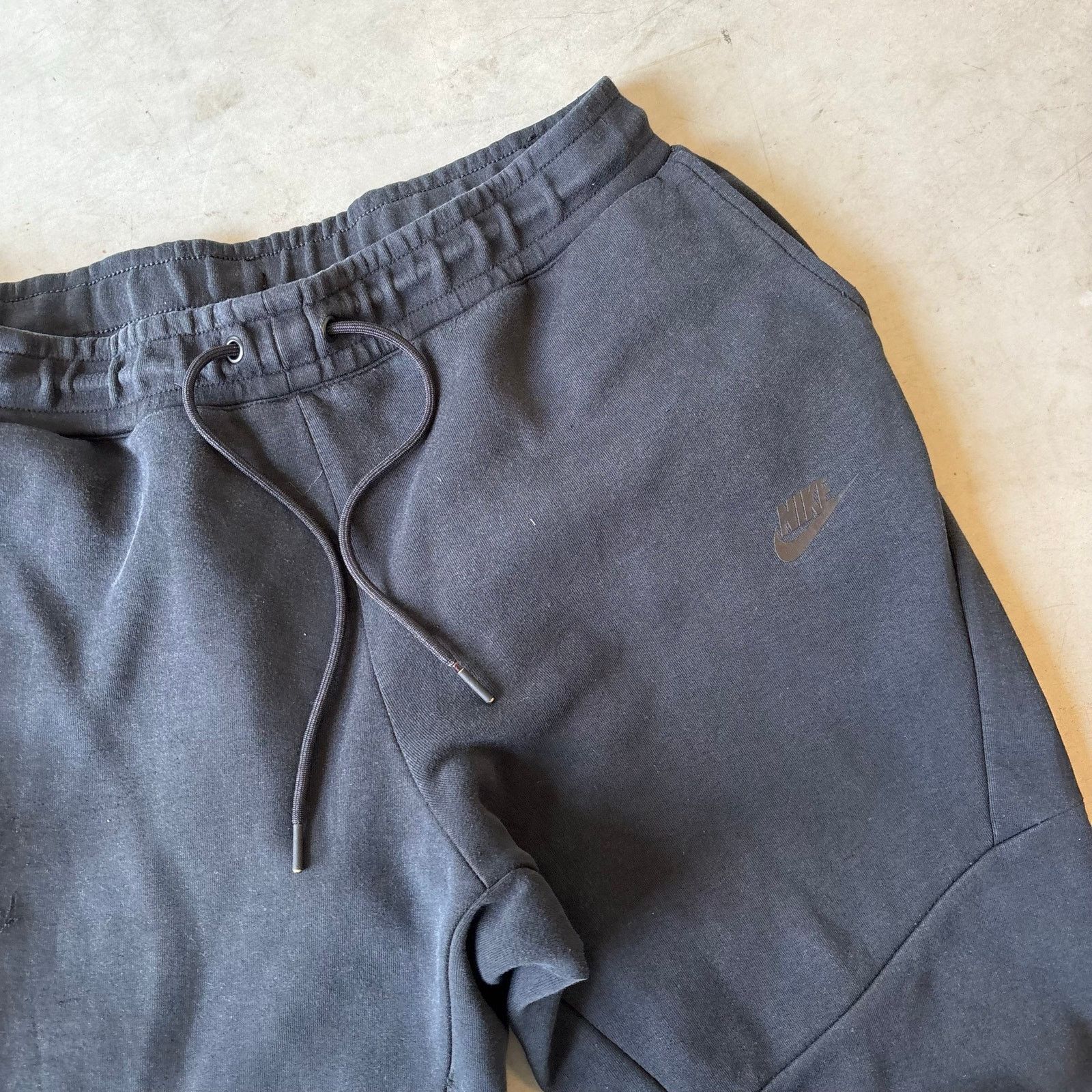 Nike Grey Nike Tech Jogger Sweatpants Size US 28 / EU 44 - 2 Thumbnail