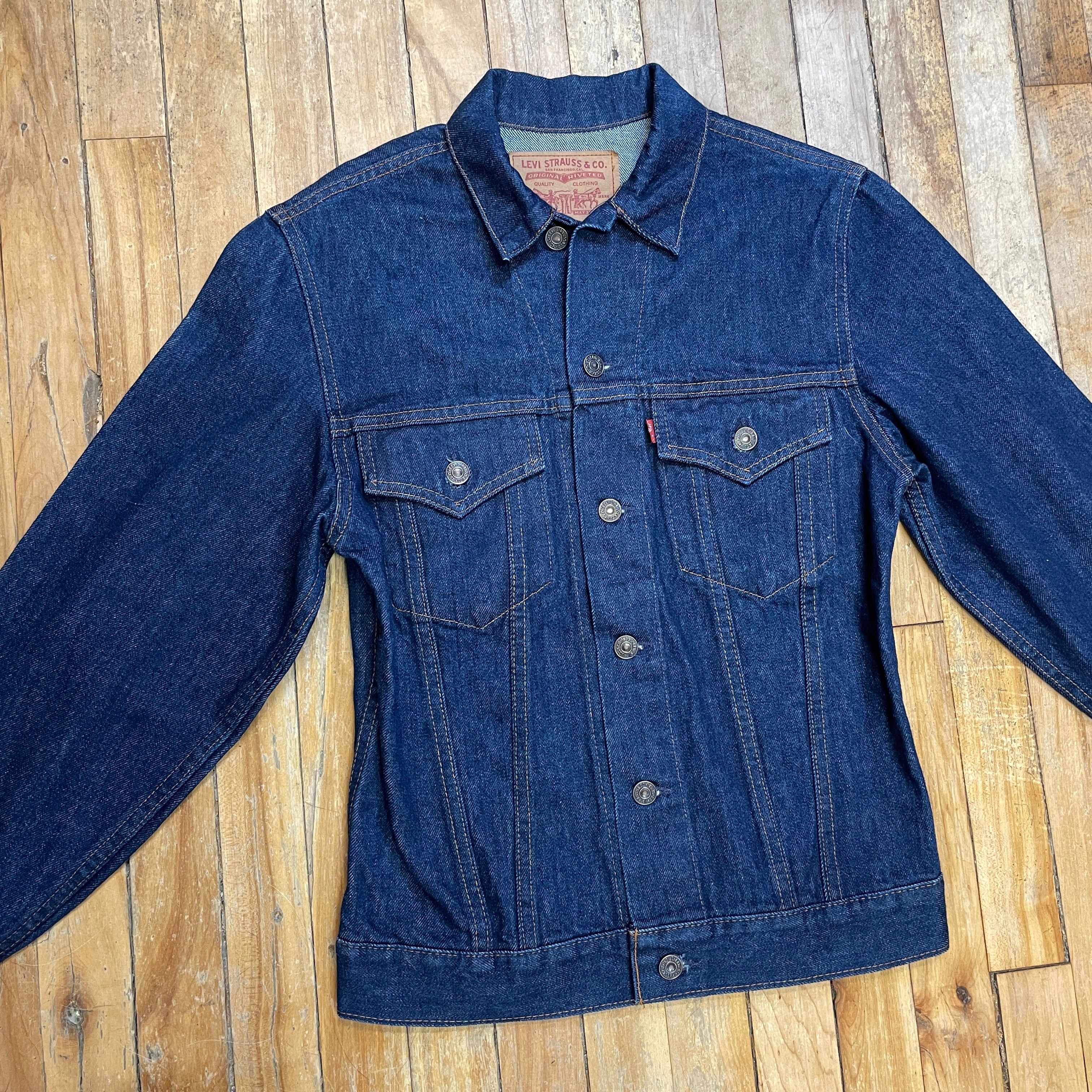 Levi's Levi's Deadstock Dark-Wash 2 Pocket Red Tab Union Made In Canada Vintage Denim Trucker Jacket Size S Size US S / EU 44-46 / 1 - 6 Thumbnail