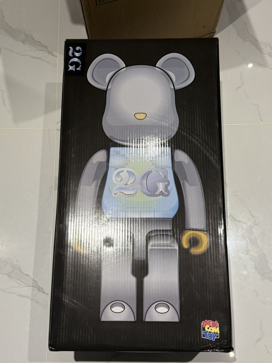 Medicom Toy Bearbrick 2G Light-up 1000% Size ONE SIZE - 5 Thumbnail