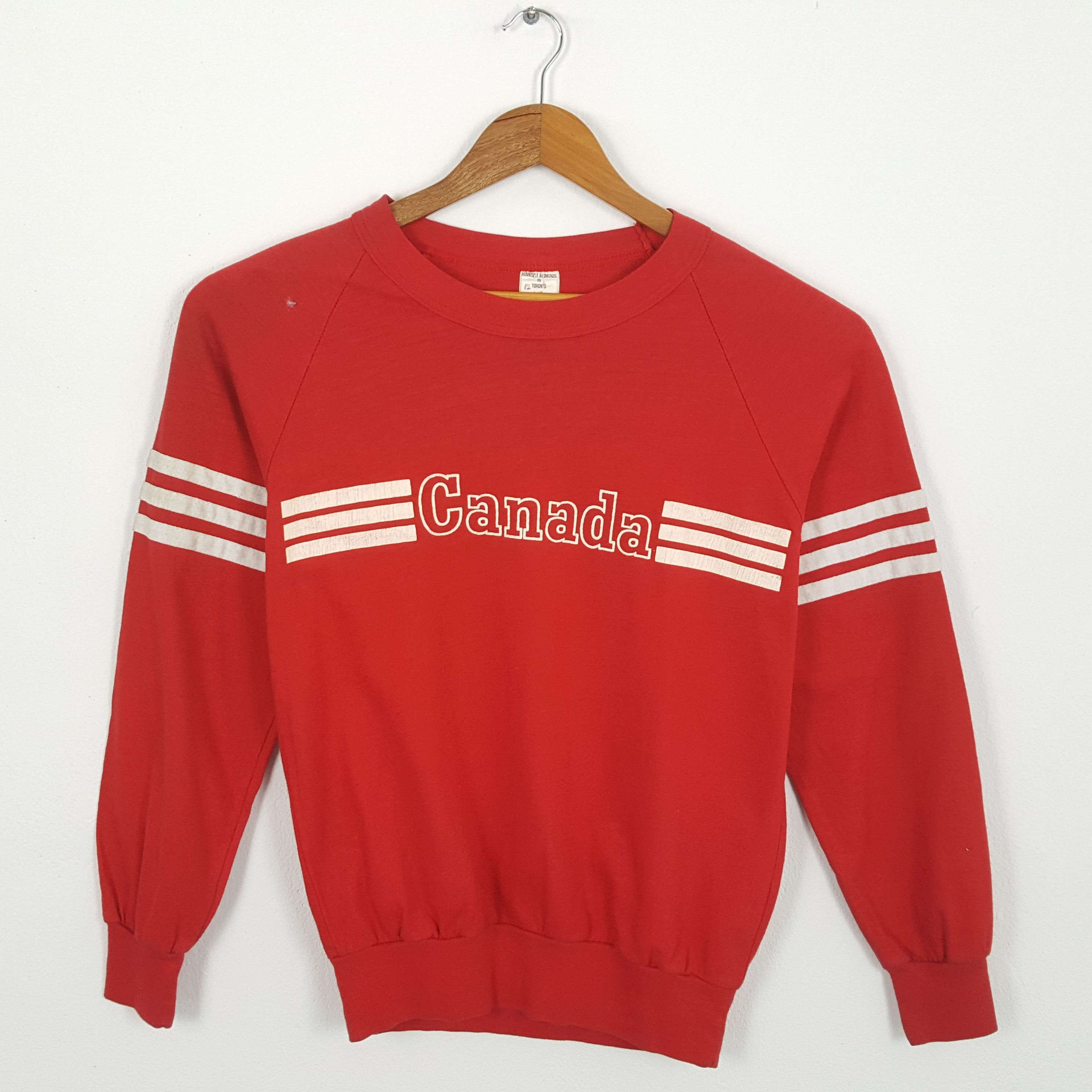 Vintage 90's CANADA Spellout Fashion Design Sweatshirts