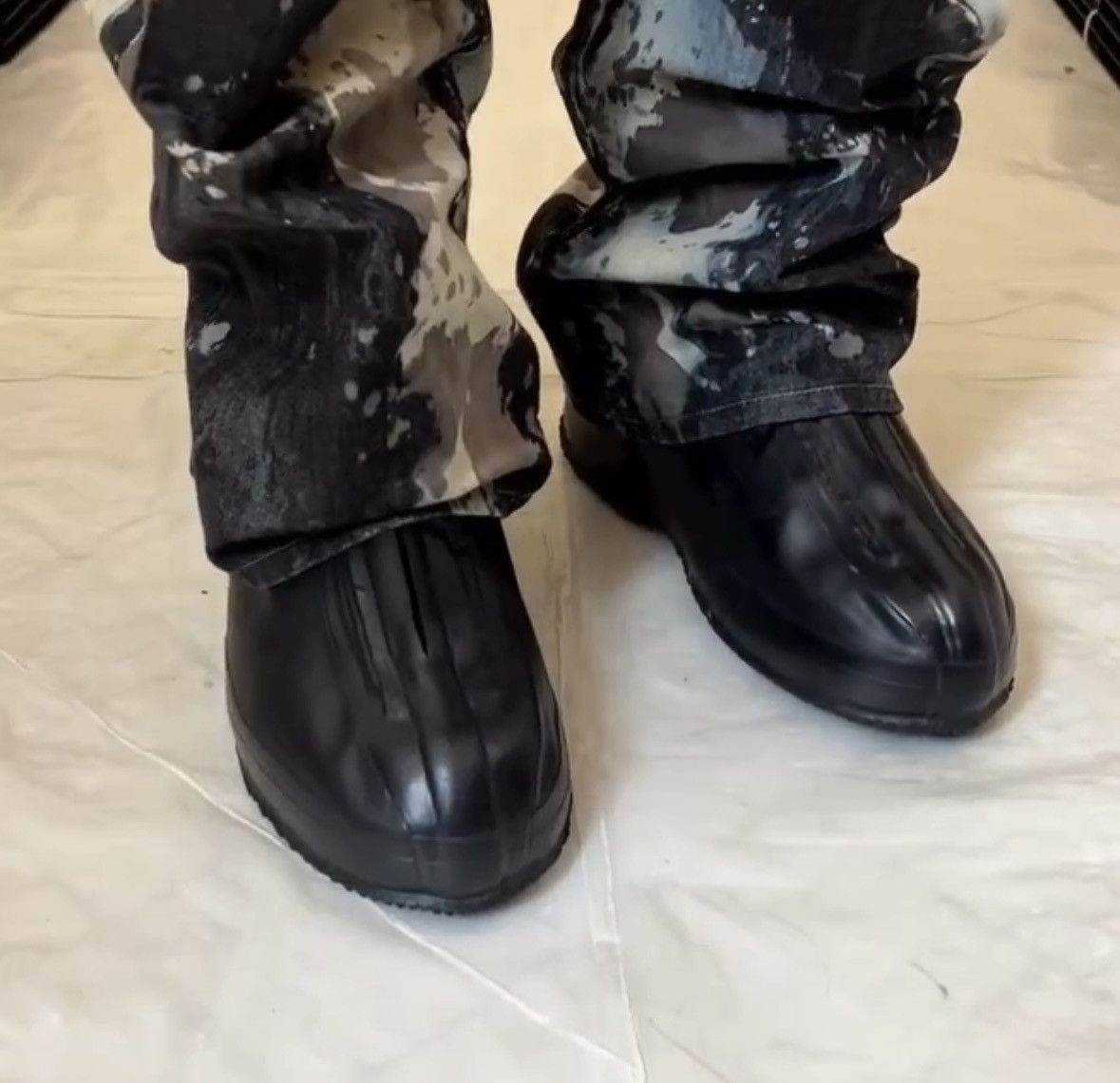 Bata 1980s German Rubber Bunny Snow Tractor Yeezy Overboot Size US 11.5 / EU 44-45 - 9 Thumbnail