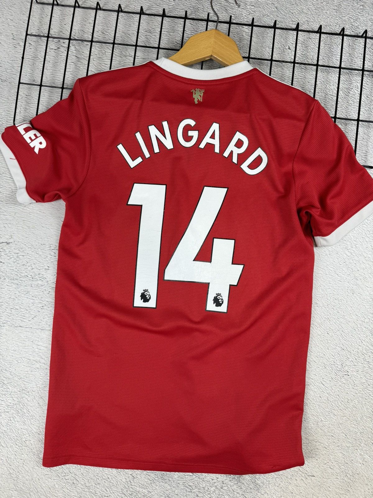 Adidas LINGARD Vintage Manchester United 2021/22 Adidas Jersey S sz Size US S / EU 44-46 / 1 - 2 Thumbnail