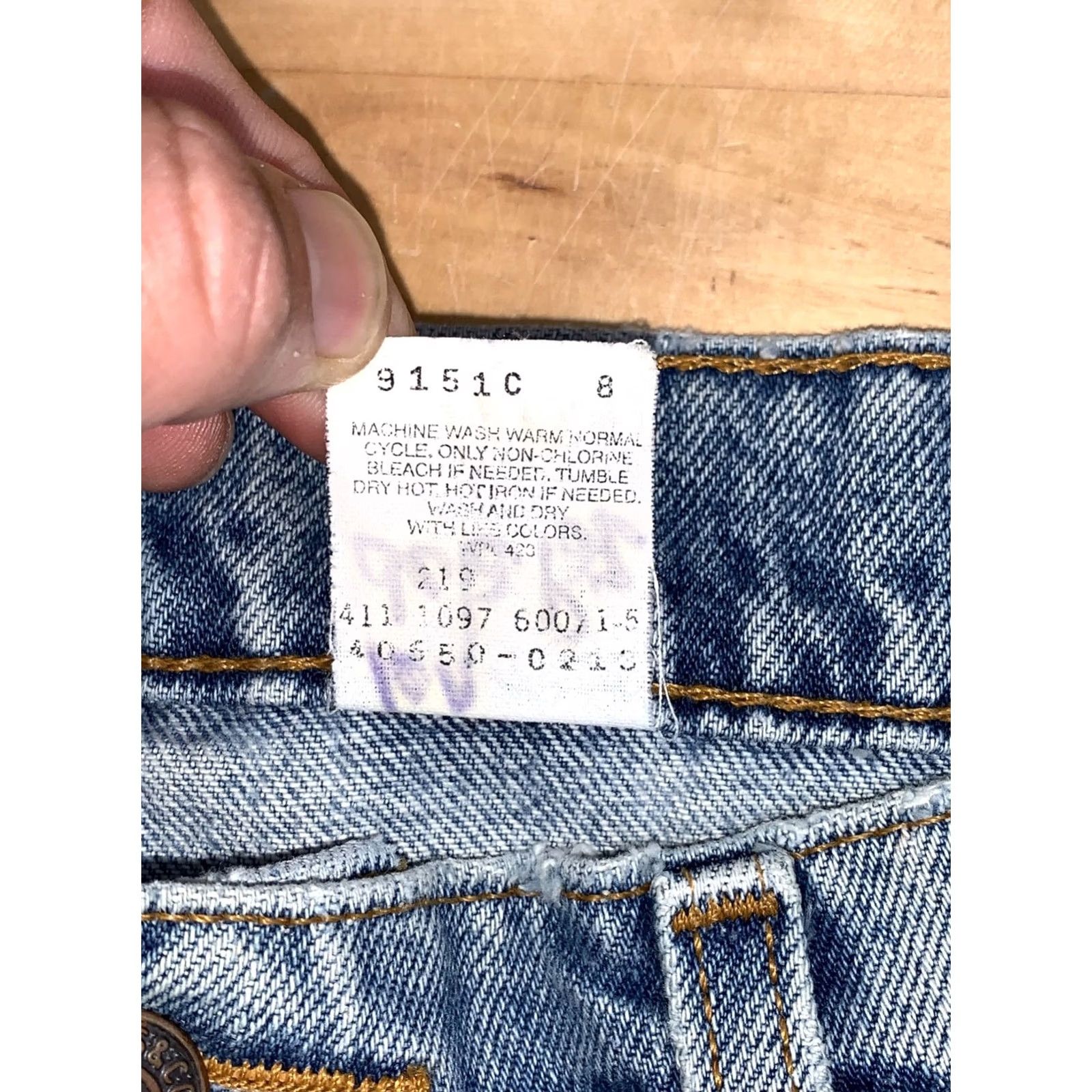Levi's VINTAGE Levi's 550 Jeans Men 34x30 Blue Light Wash Denim 90s Distress 13189 Size US 34 / EU 50 - 3 Thumbnail