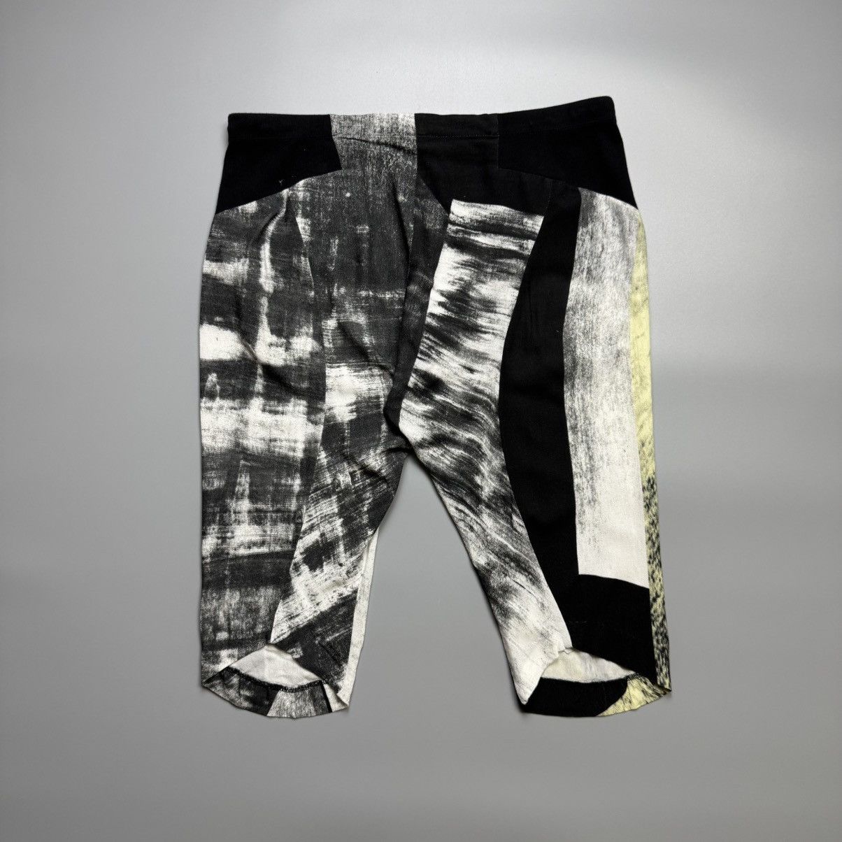 Helmut Lang Helmut Lang - Spring 2012 Front Cropped Trouser/Short Size 30" / US 8 / IT 44 - 7 Thumbnail