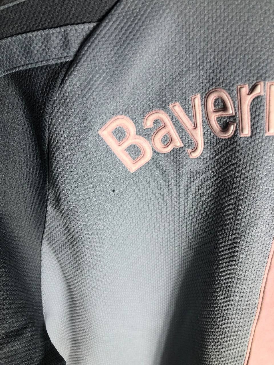 Adidas VINTAGE ADIDAS FC BAYERN MUNCHEN GERMANY SOCCER JERSEY RETRO Size US XS / EU 42 / 0 - 9 Thumbnail