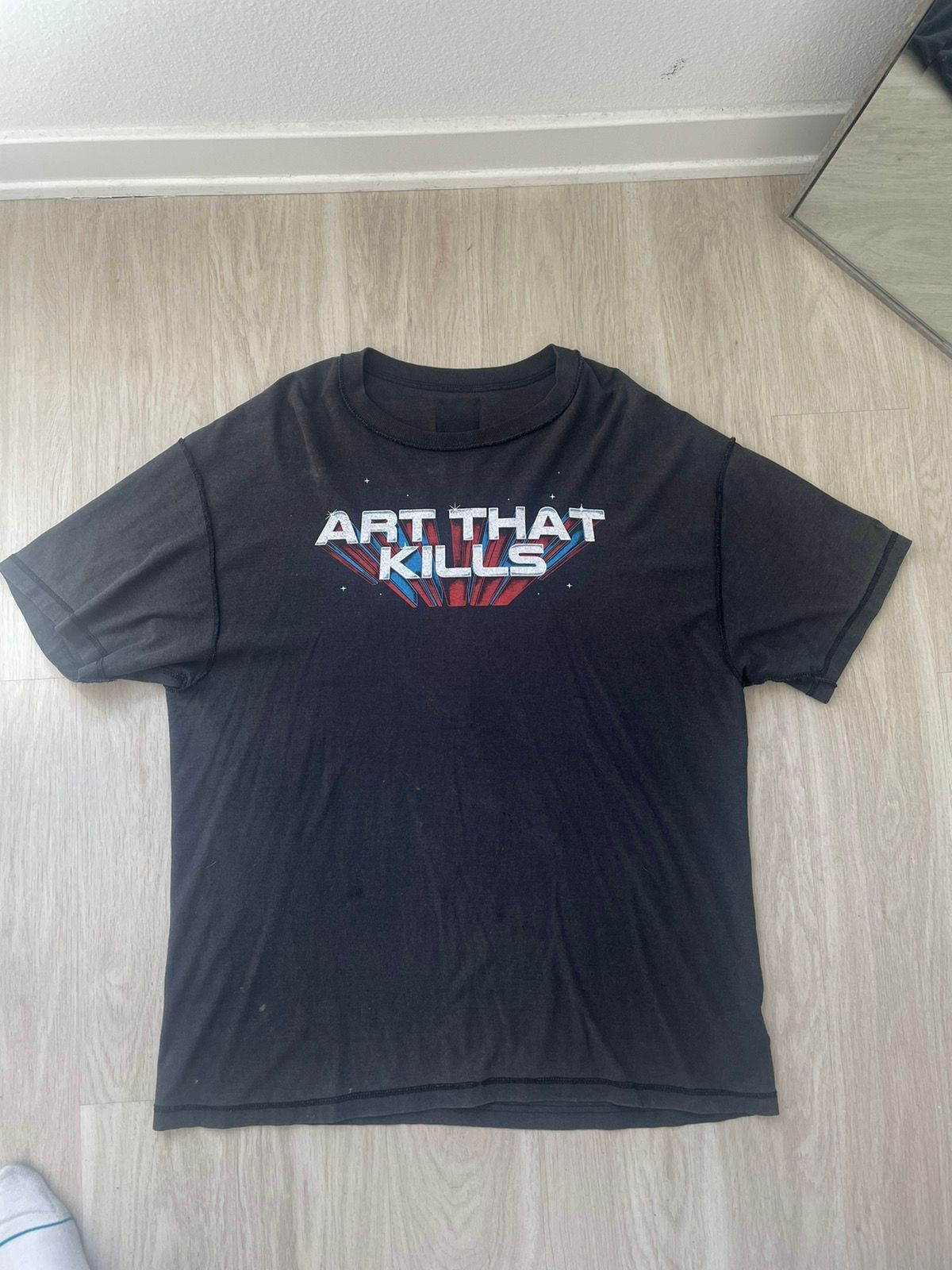 Pre-owned Gallery Dept. Art That Kills Glitter Tee Size Large In Black