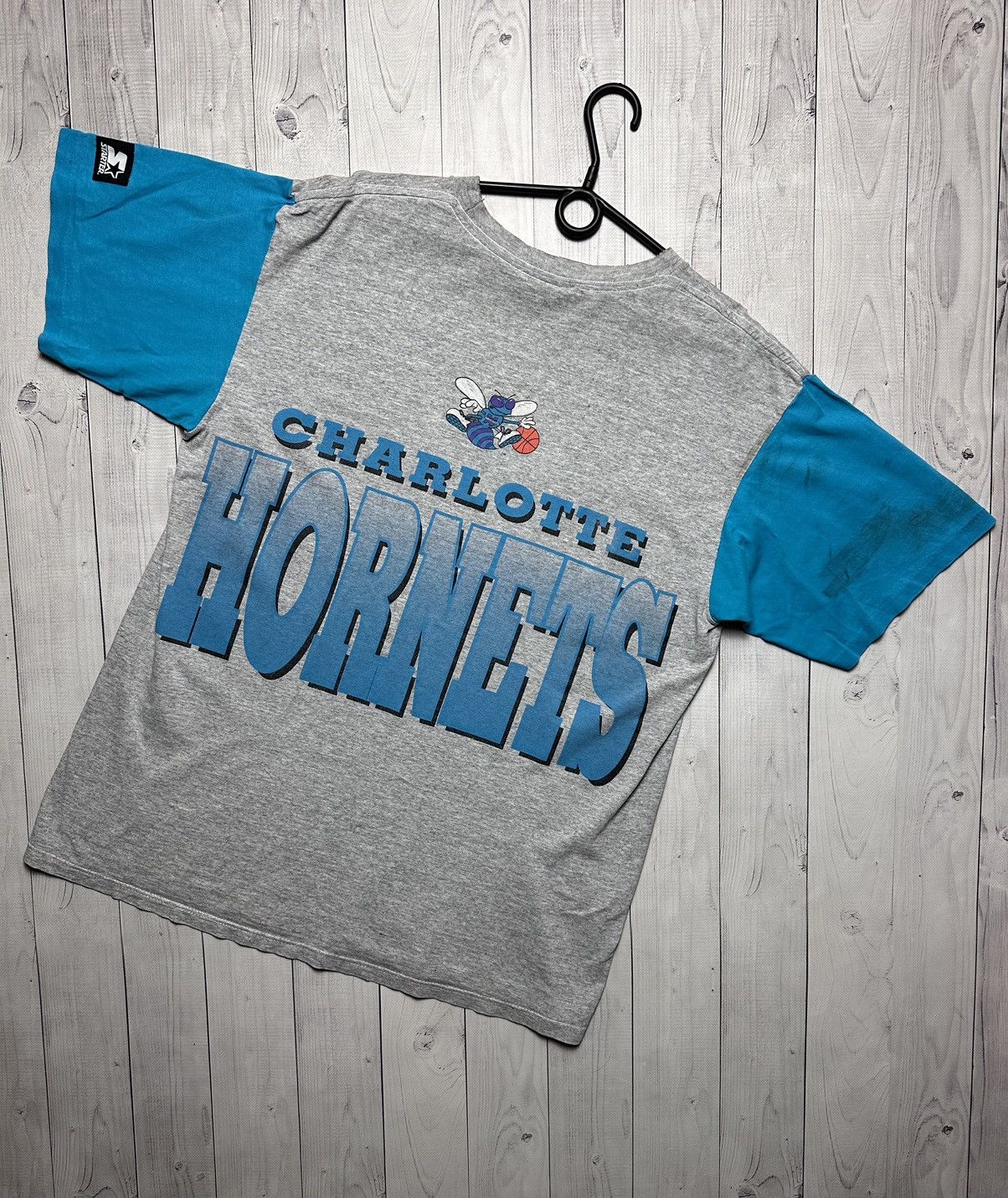 NBA × Vintage Vintage Charlotte Hornets NBA Starter tee USA Size L Size US L / EU 52-54 / 3 - 2 Thumbnail