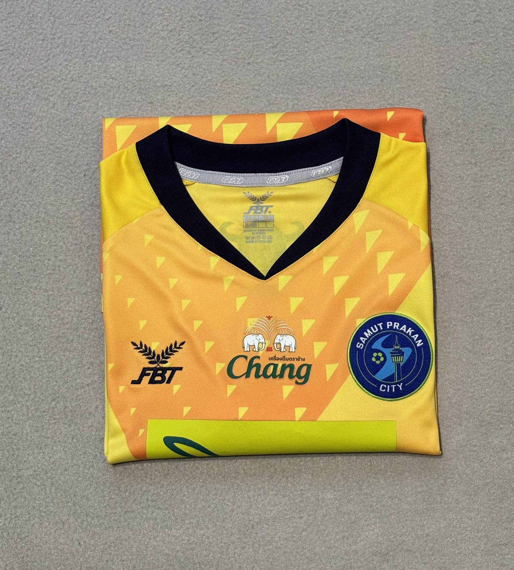 Other Samut Prakan City 2022/2023 FBT Football Jersey Size XL Size US L / EU 52-54 / 3 - 17 Thumbnail