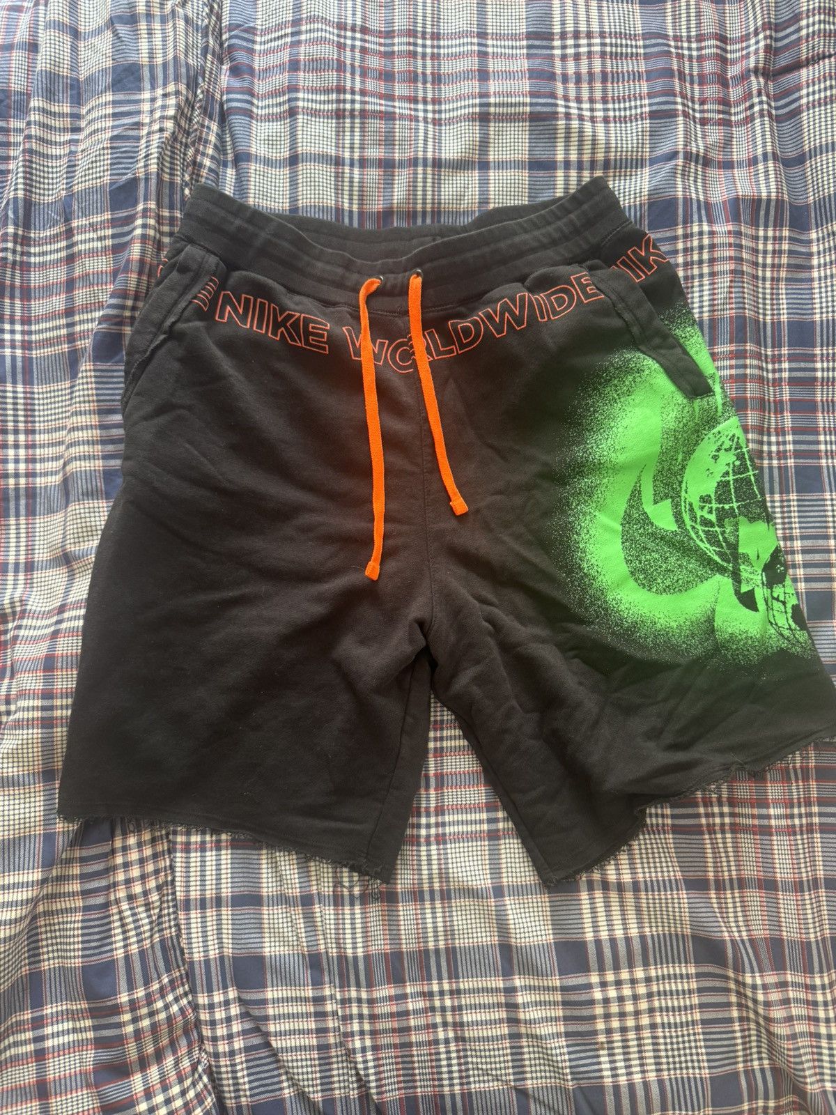 Nike Nike Worldwide Alumni Shorts Size US 31 - 1 Thumbnail