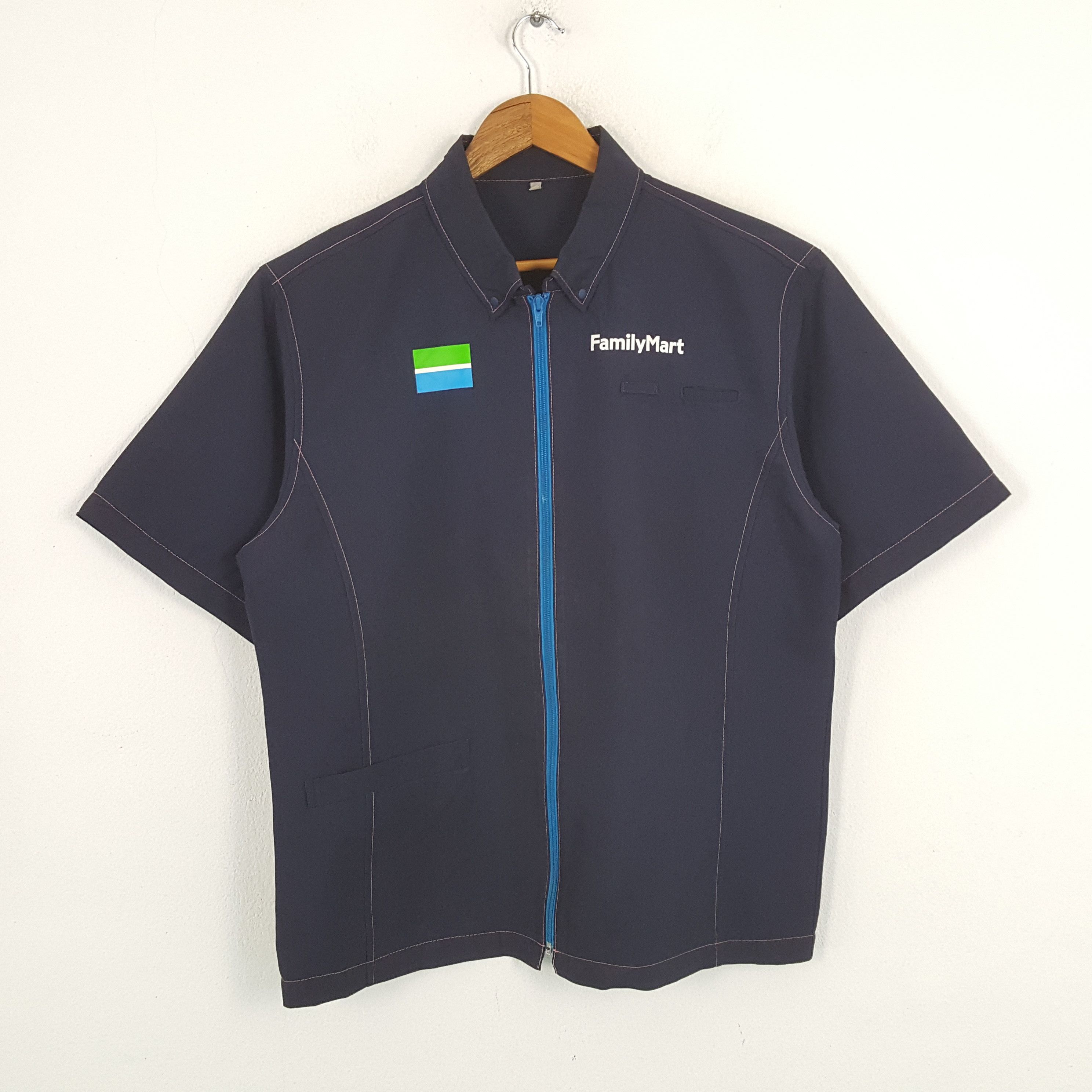 Japanese Brand × Vintage Vintage FAMILY MART Japanese Uniform Working Shirt Jacket Size US L / EU 52-54 / 3 - 1 Thumbnail