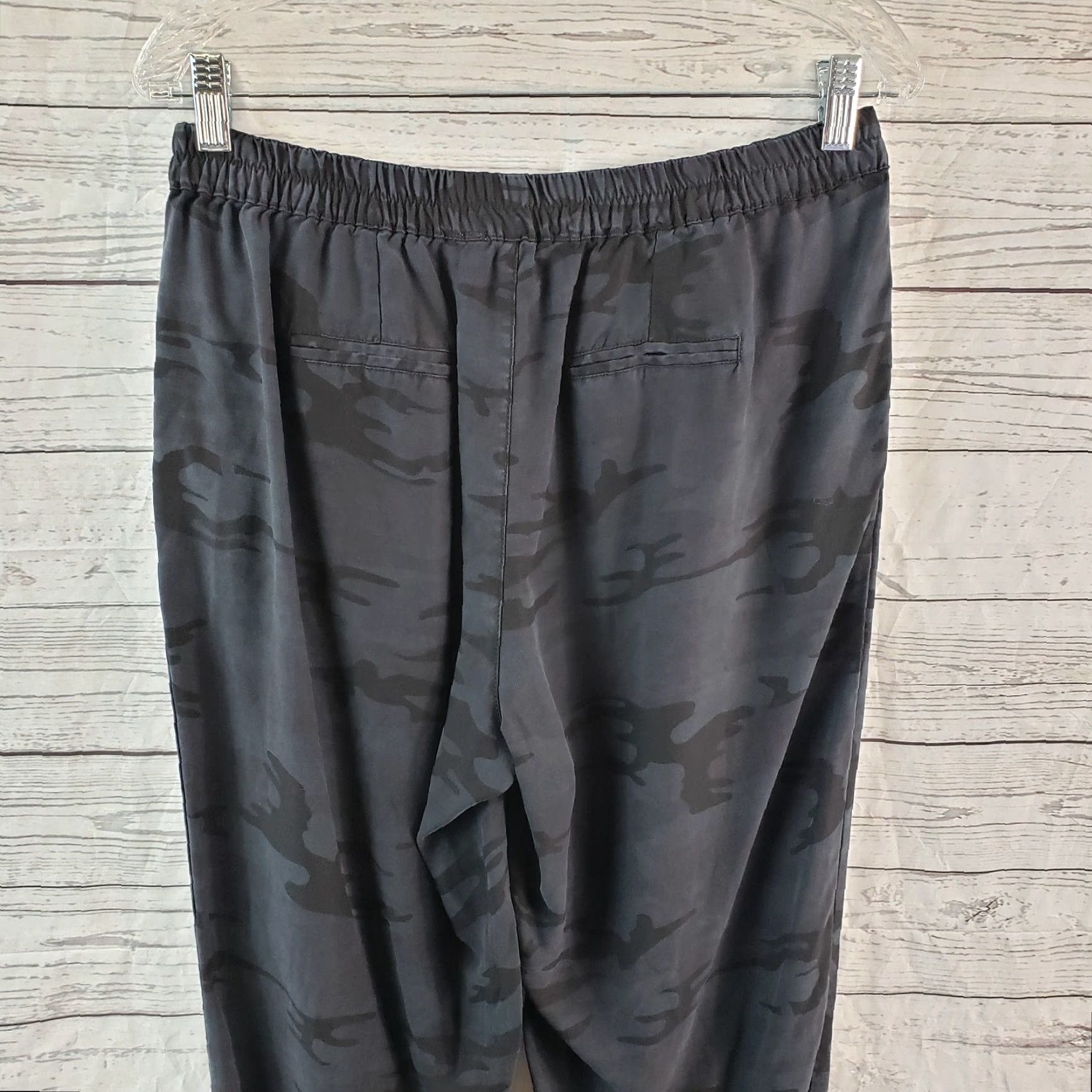 Soft Surroundings Soft Surroundings Womens Rila Weekend Ankle Pants Sz Medium Black Camouflage Pattern, Pull On, Casual, Inseam 26.5 in, Tencel, Regular, Pants, Womens Size 32" / US 10 / IT 46 - 4 Thumbnail