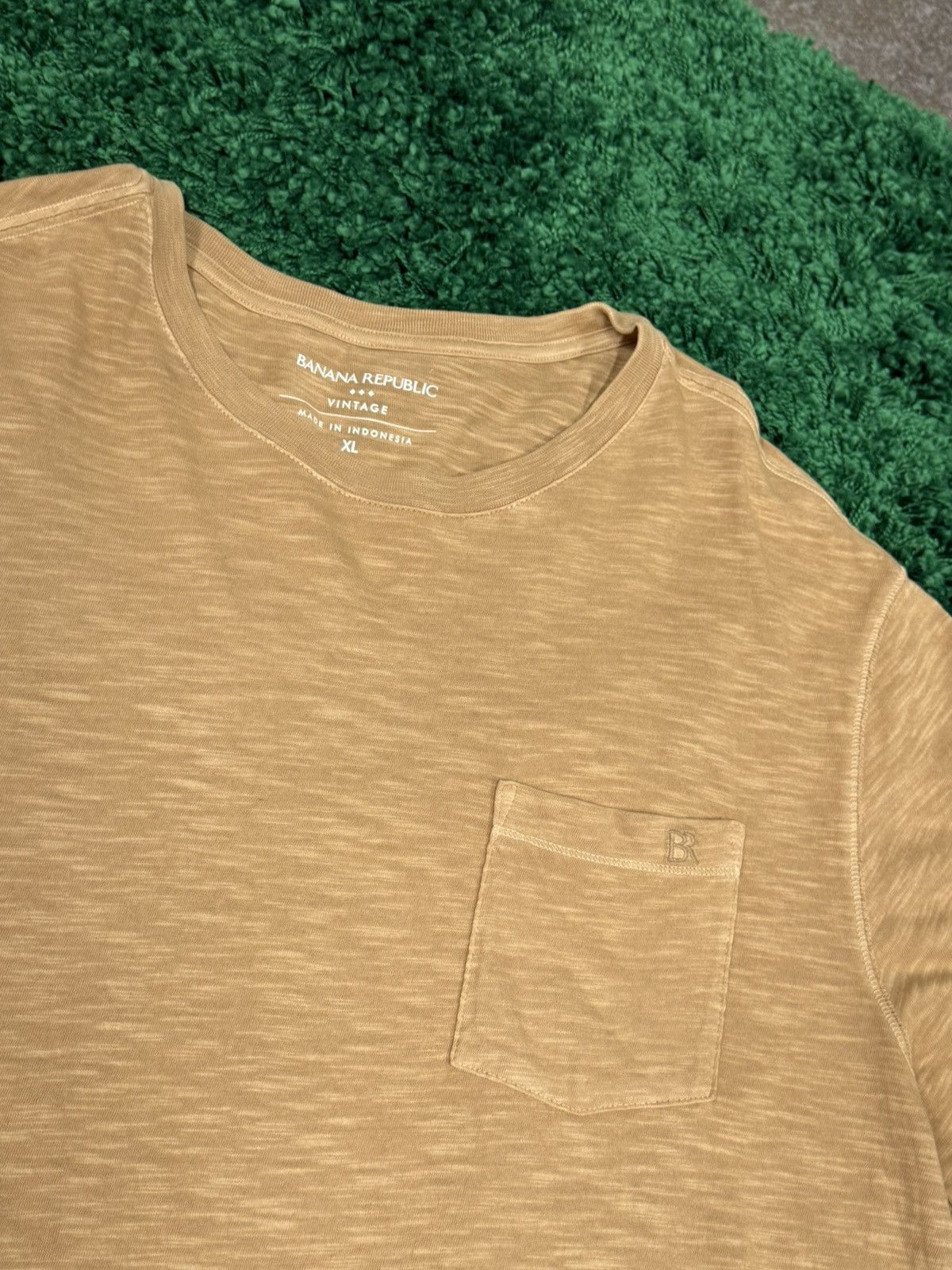 Banana Republic Banana Republic Yellow / Gold Pocket Logo BR Tee XL 90s BR Size US XL / EU 56 / 4 - 3 Thumbnail