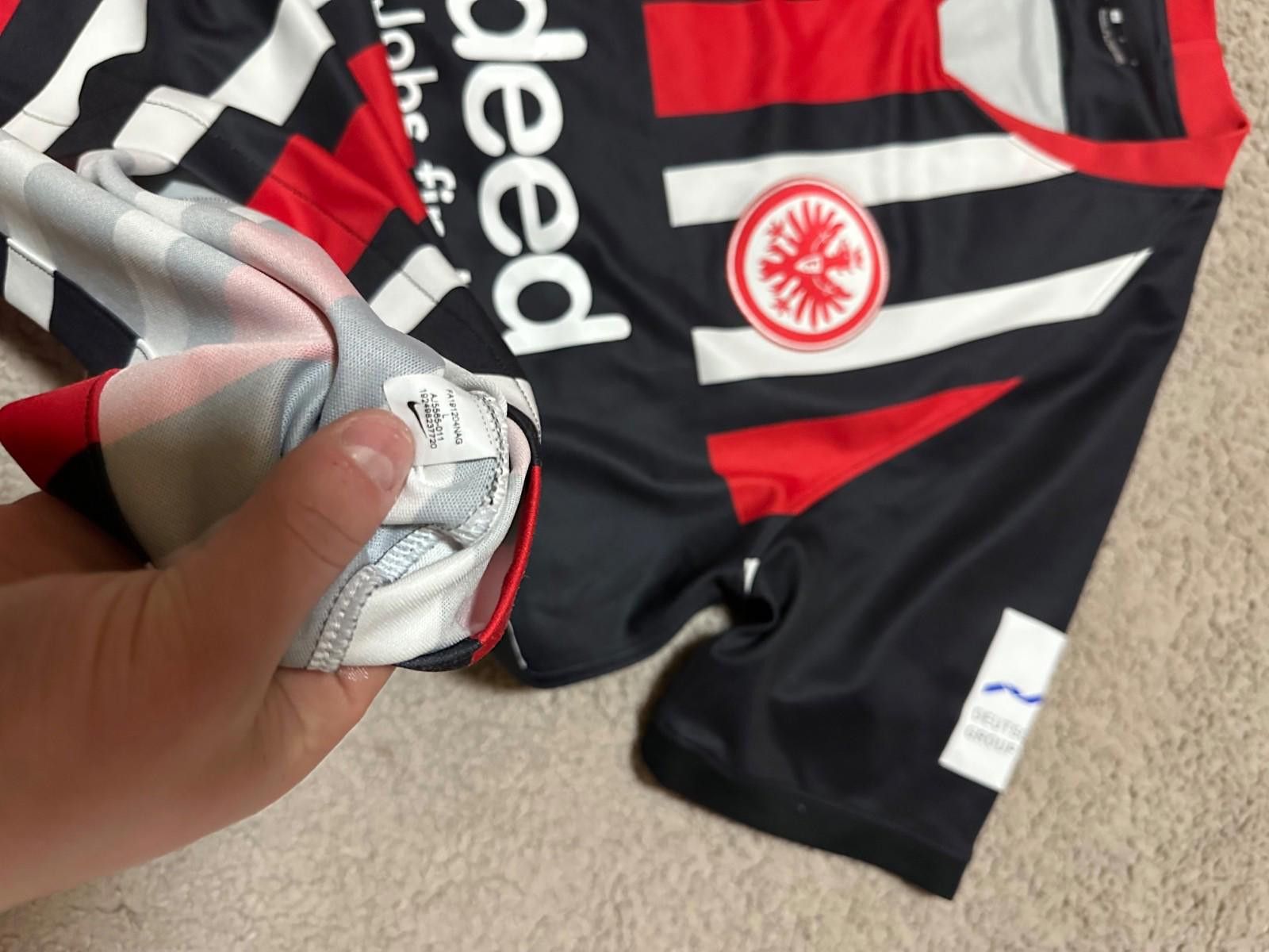 Nike Eintracht Frankfurt 2019/2020 Home Football Shirt Silva #33 Size US L / EU 52-54 / 3 - 5 Thumbnail
