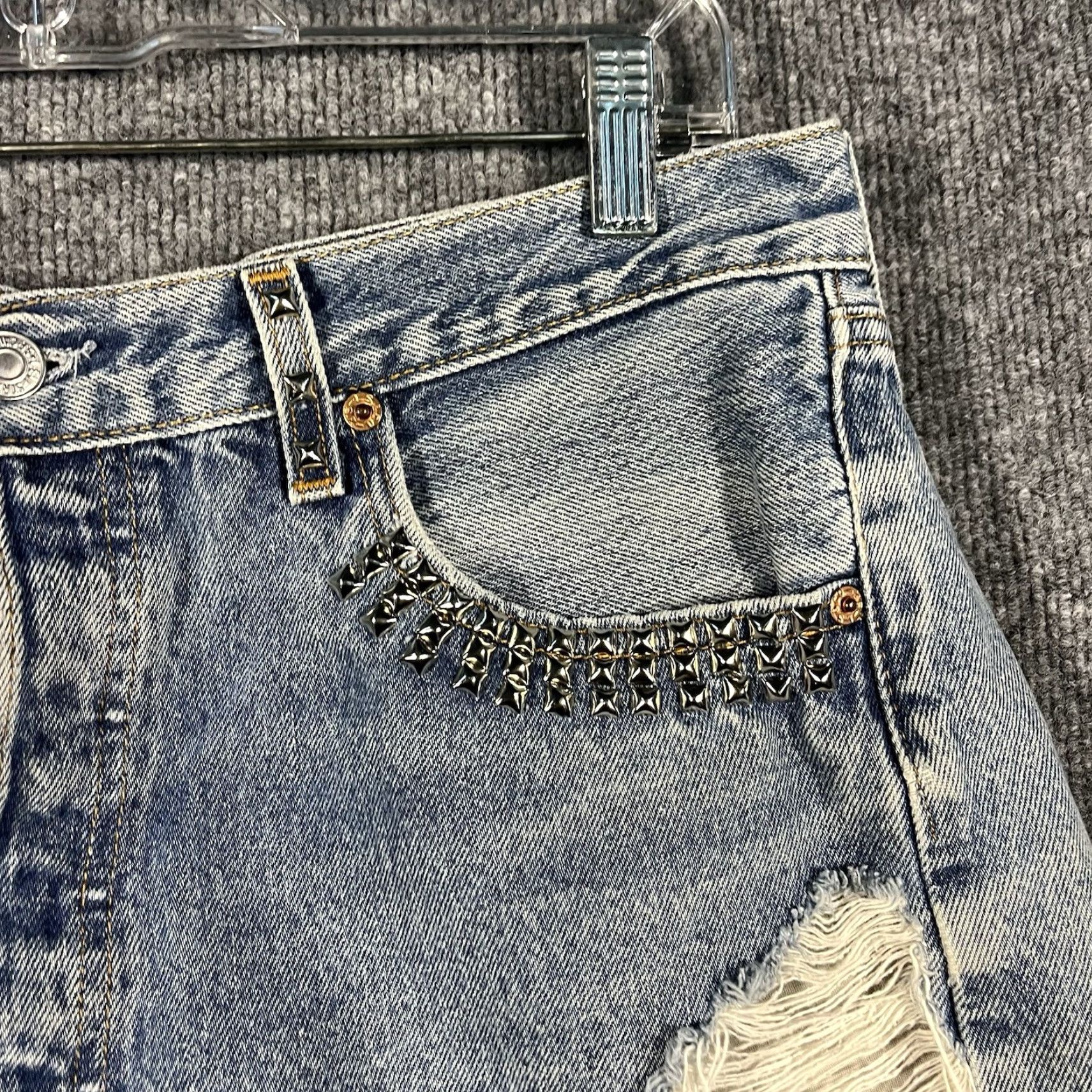 Levi's VINTAGE Levi's 501 Cut Off Jean Shorts Women's 90s Light Blue USA Made Size 32 Shorts Size 24" / US 00 / IT 34 - 3 Thumbnail