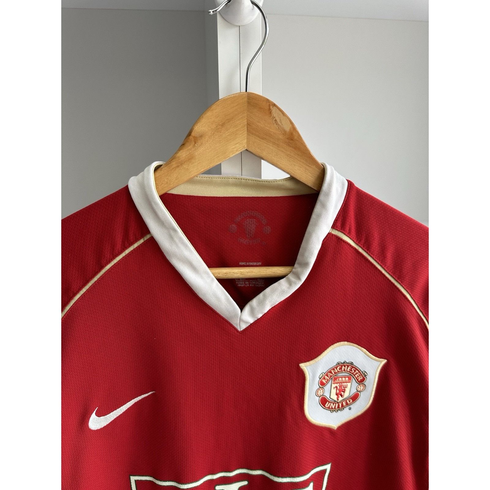 Nike MANCHESTER UNITED 2006 2007 HOME FOOTBALL SHIRT SOCCER Size US M / EU 48-50 / 2 - 5 Thumbnail
