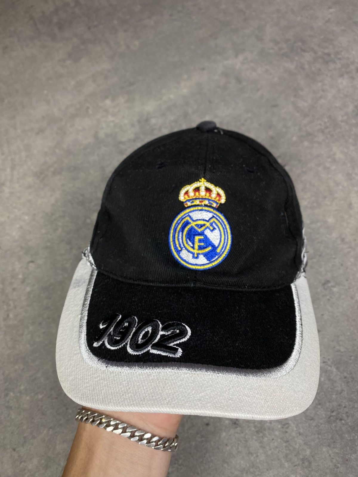 Other Real Madrid RARE 1975 vintage streetwear y2k 1902 cap skate Size ONE SIZE - 2 Thumbnail