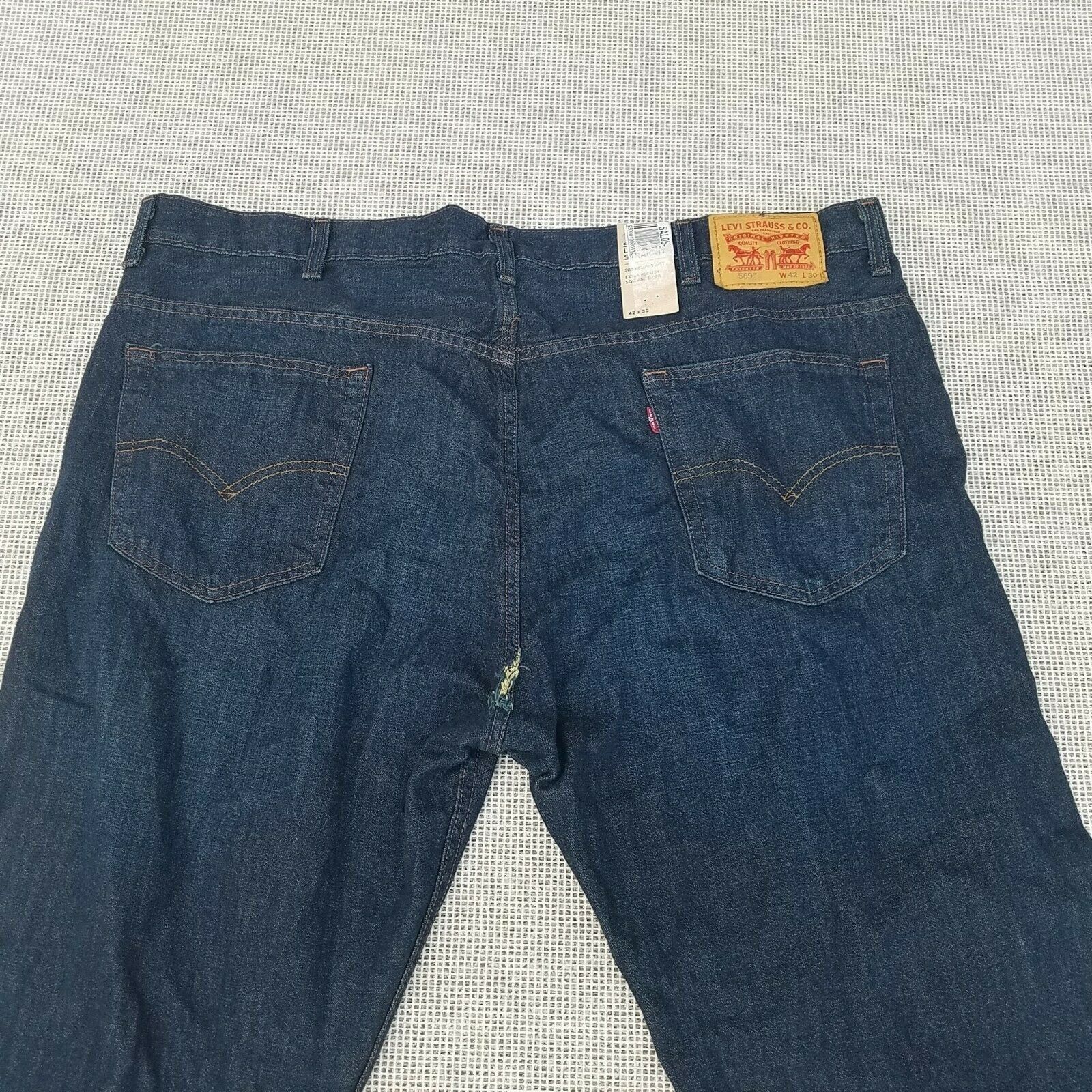 Levi's *FLAWED* Men's Levi's Jeans 569. 42/30 Size US 42 / EU 58 - 4 Thumbnail